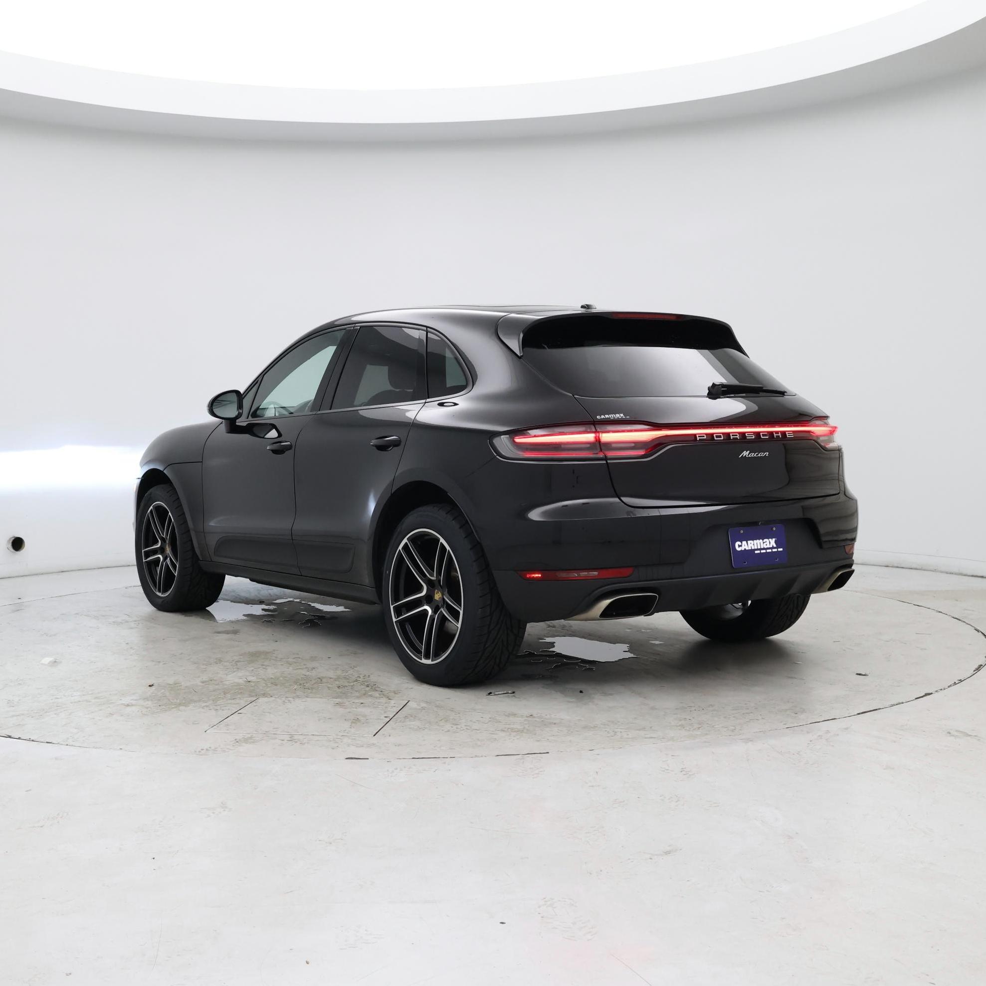 Thumbnail: 2021 Porsche Macan - 2