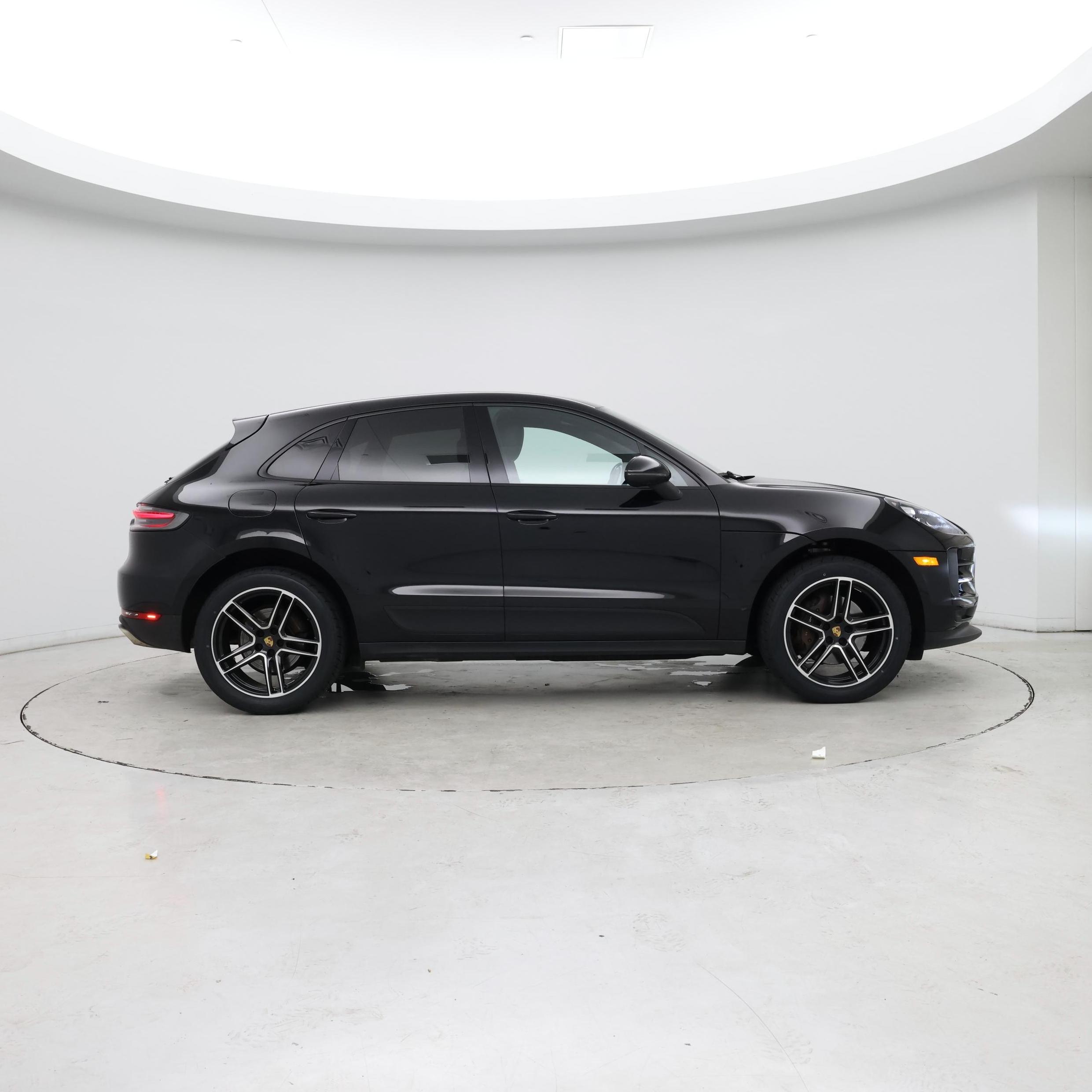 Thumbnail: 2021 Porsche Macan - 7