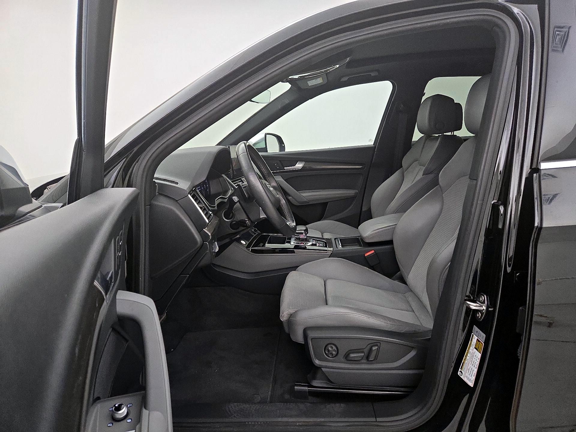 Thumbnail: 2022 Audi SQ5 - 11