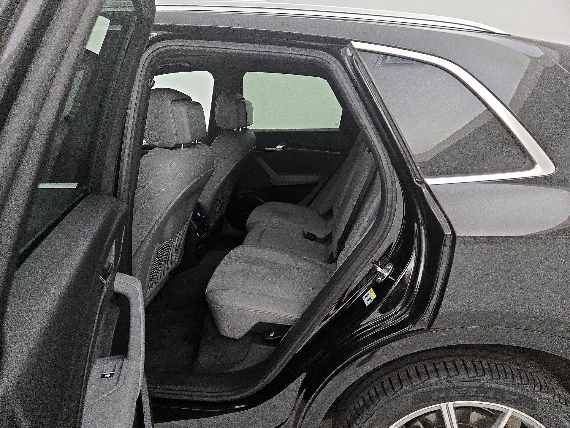 Thumbnail: 2022 Audi SQ5 - 17