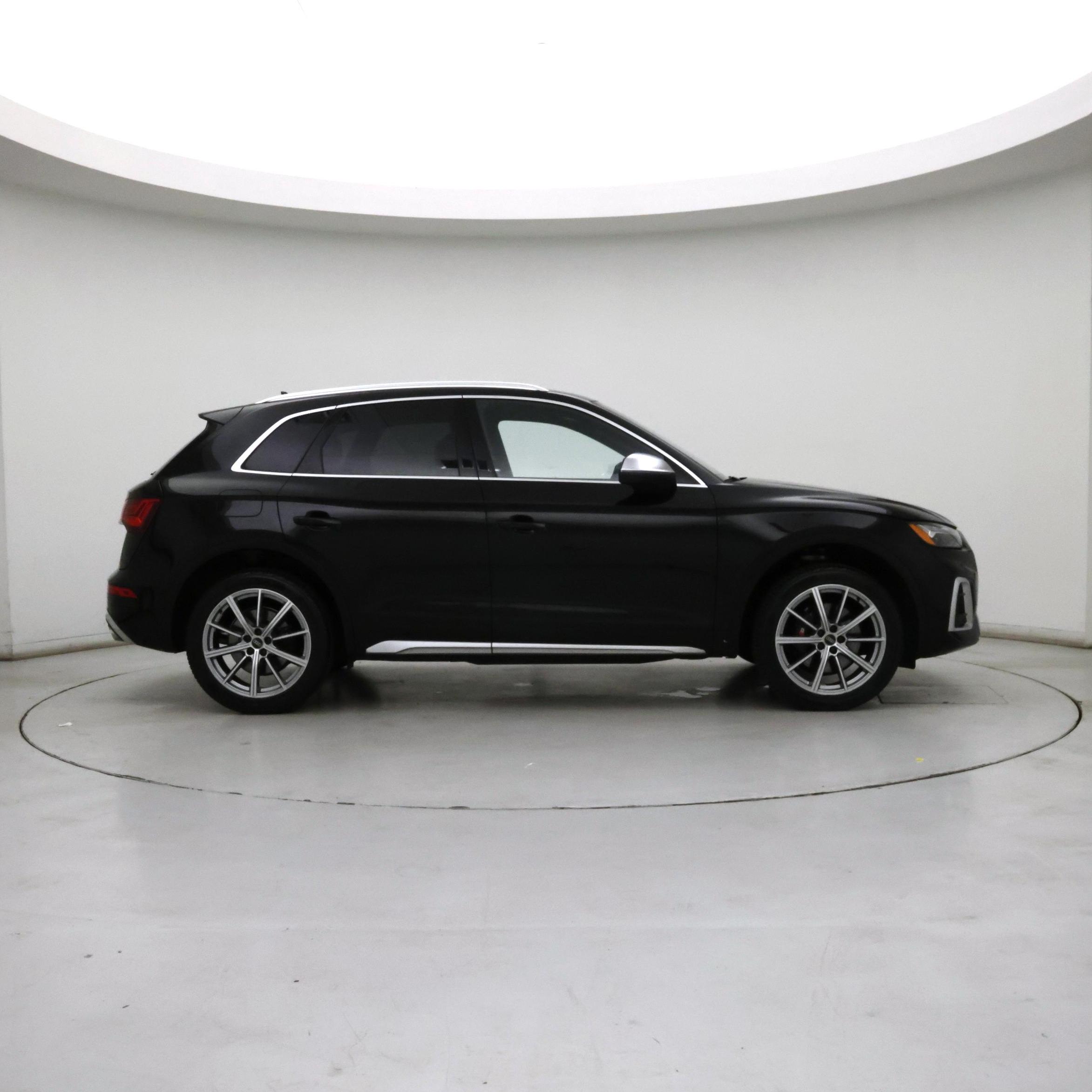 Thumbnail: 2022 Audi SQ5 - 7