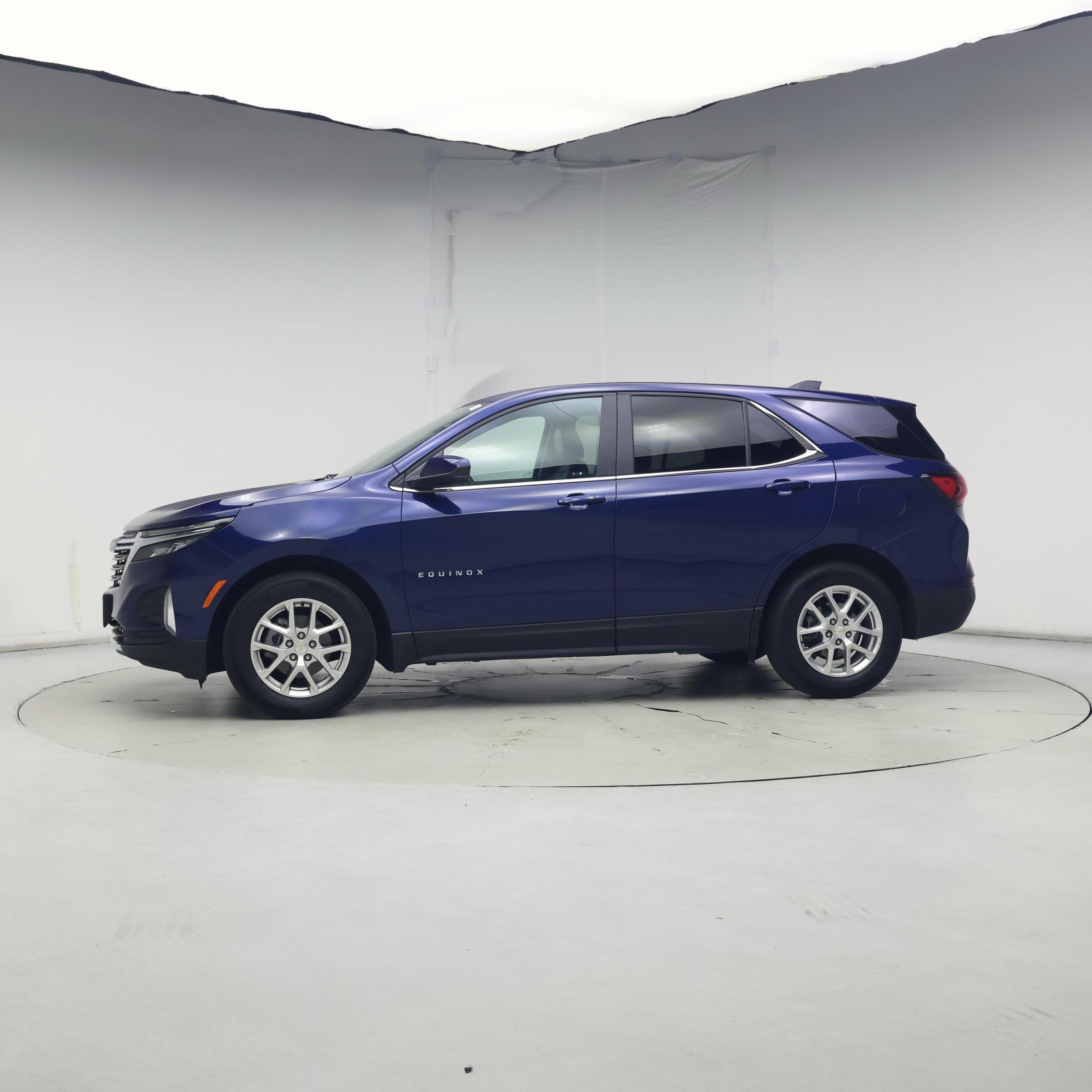 Thumbnail: 2022 Chevrolet Equinox - 3