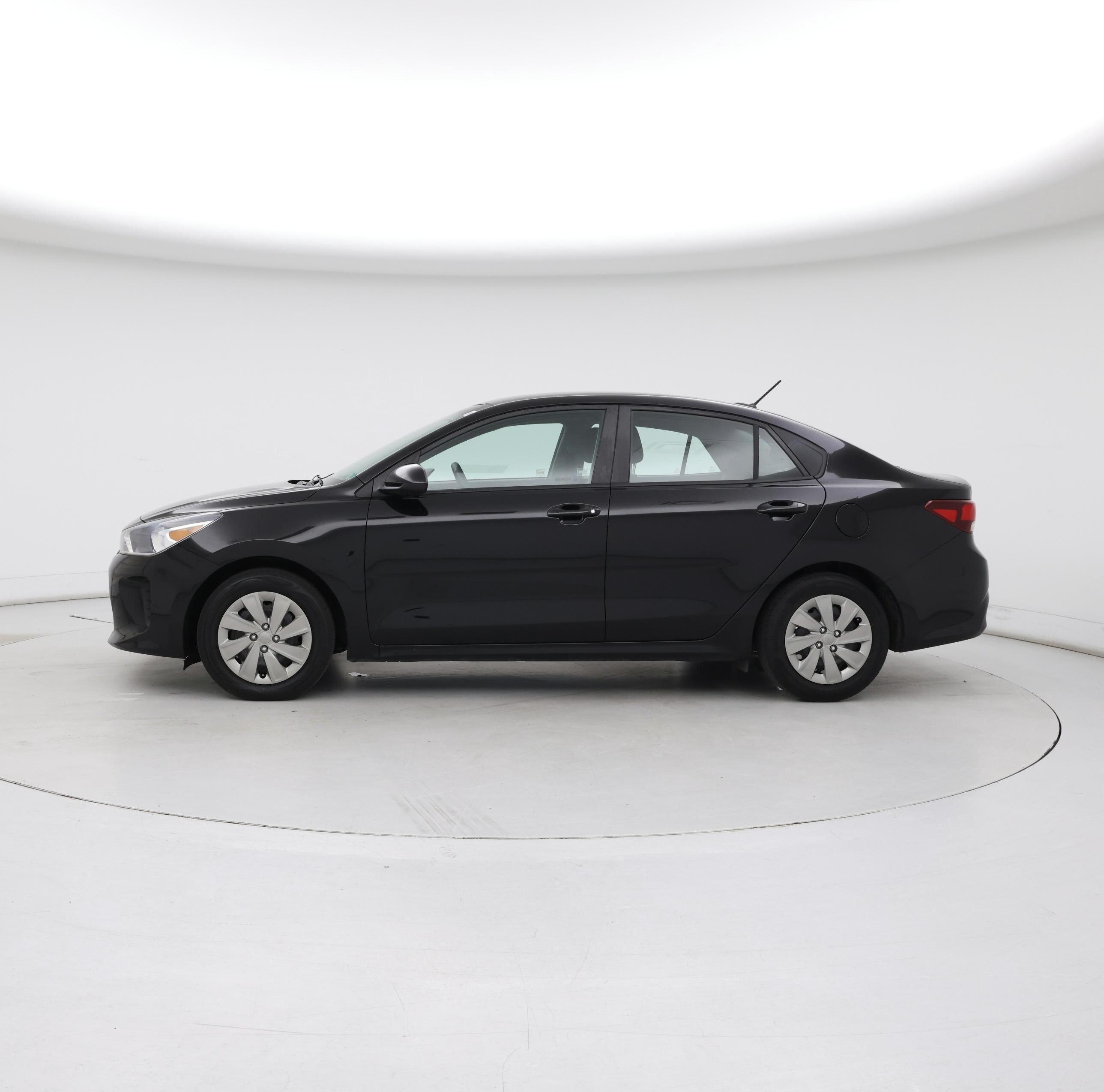 Thumbnail: 2020 Kia Rio - 3