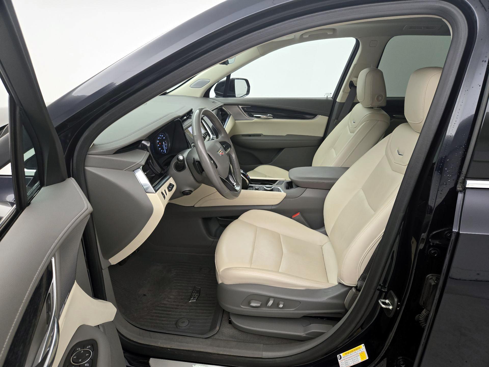 Thumbnail: 2022 Cadillac XT6 - 11