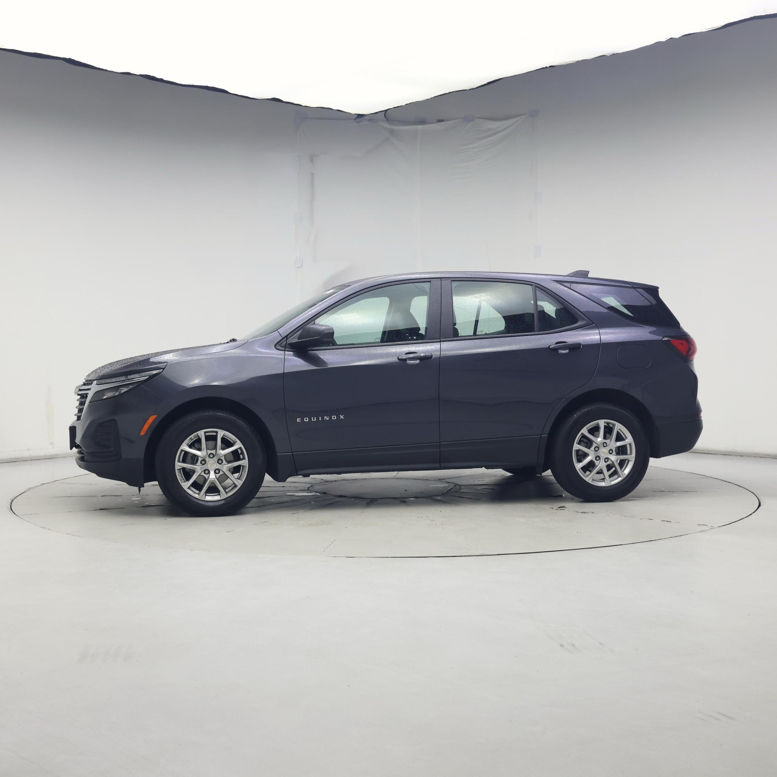 Thumbnail: 2022 Chevrolet Equinox - 3