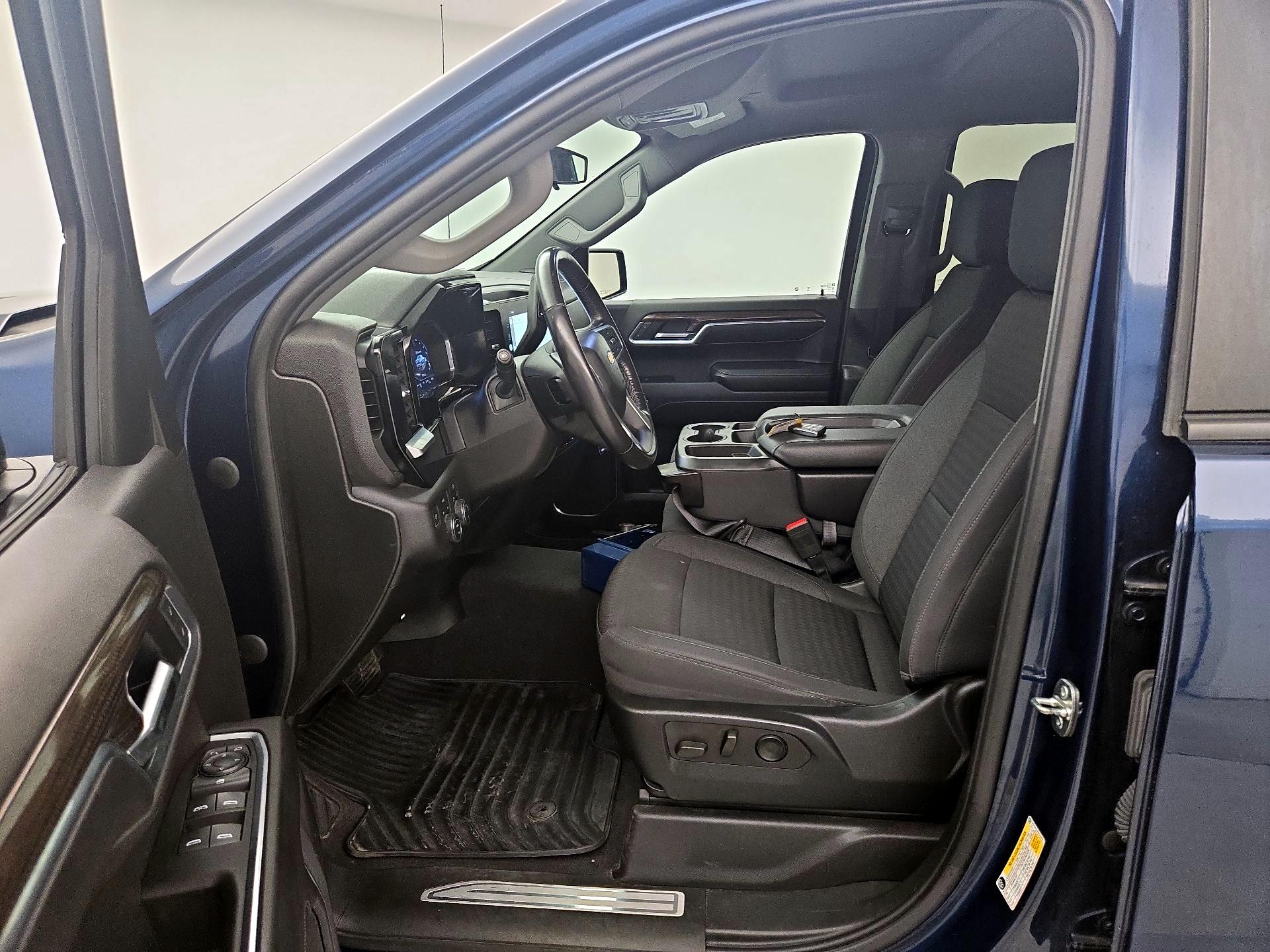 Thumbnail: 2022 Chevrolet Silverado 1500 - 11