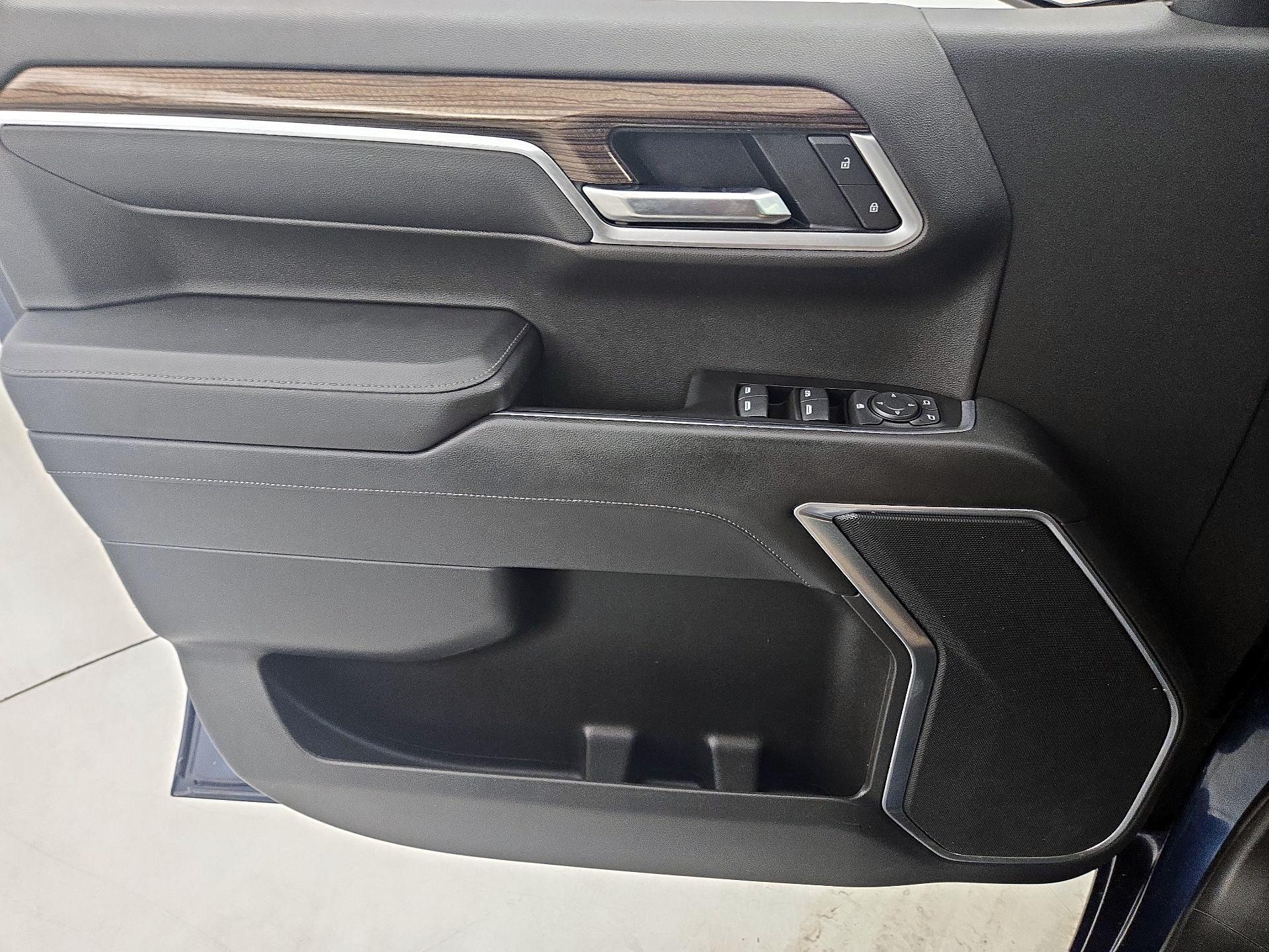 Thumbnail: 2022 Chevrolet Silverado 1500 - 12