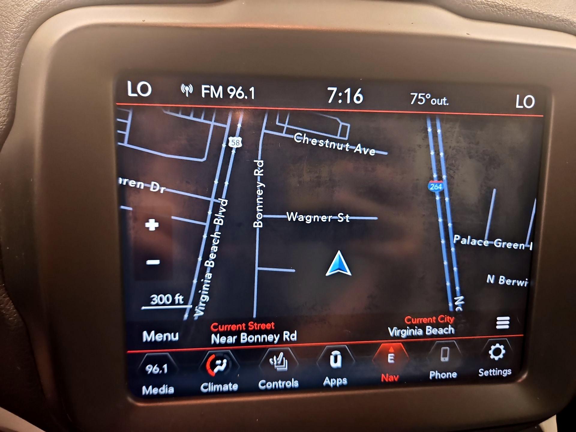 Thumbnail: 2020 Jeep Renegade - 14
