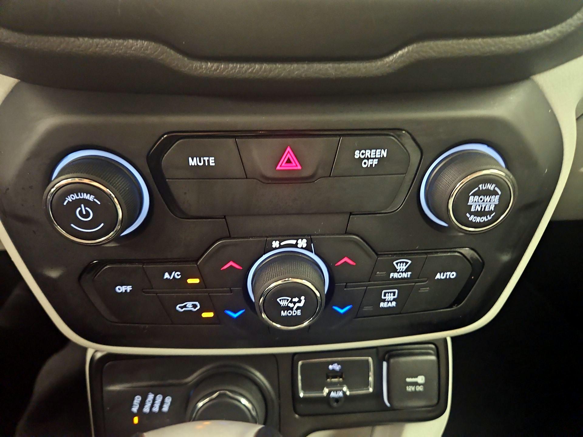Thumbnail: 2020 Jeep Renegade - 17