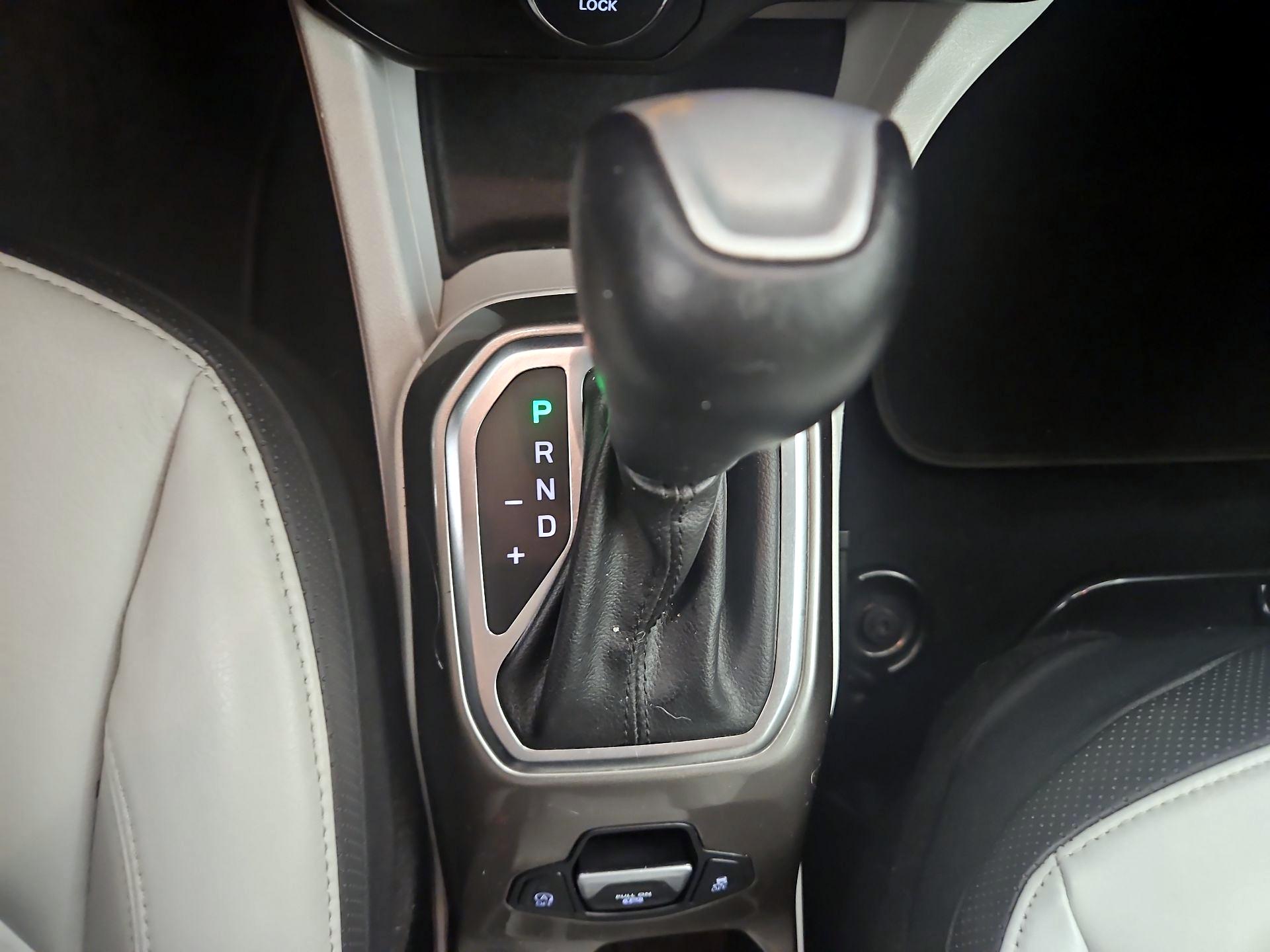 Thumbnail: 2020 Jeep Renegade - 18