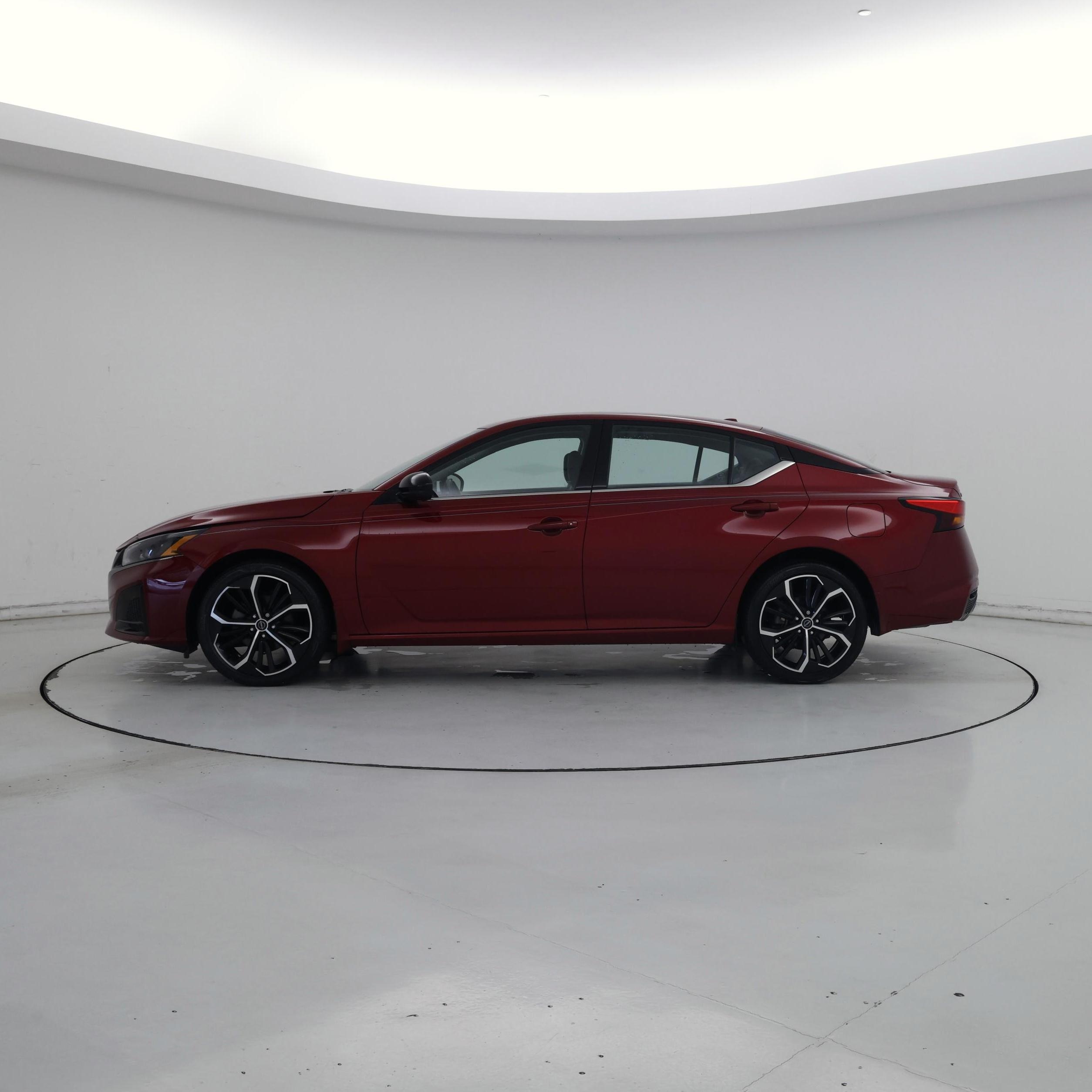 Thumbnail: 2023 Nissan Altima - 3