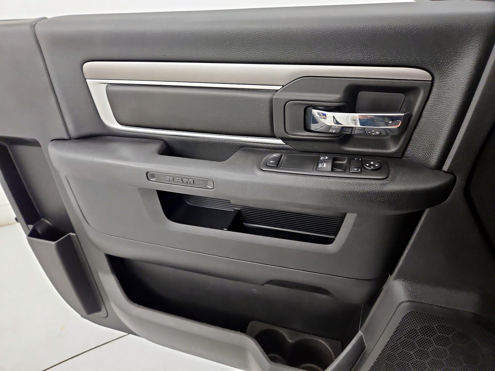 Thumbnail: 2022 RAM 1500 Classic - 12