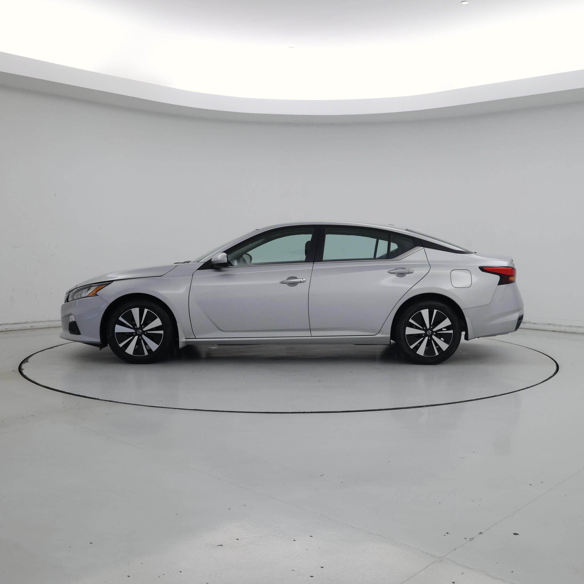 Thumbnail: 2022 Nissan Altima - 3