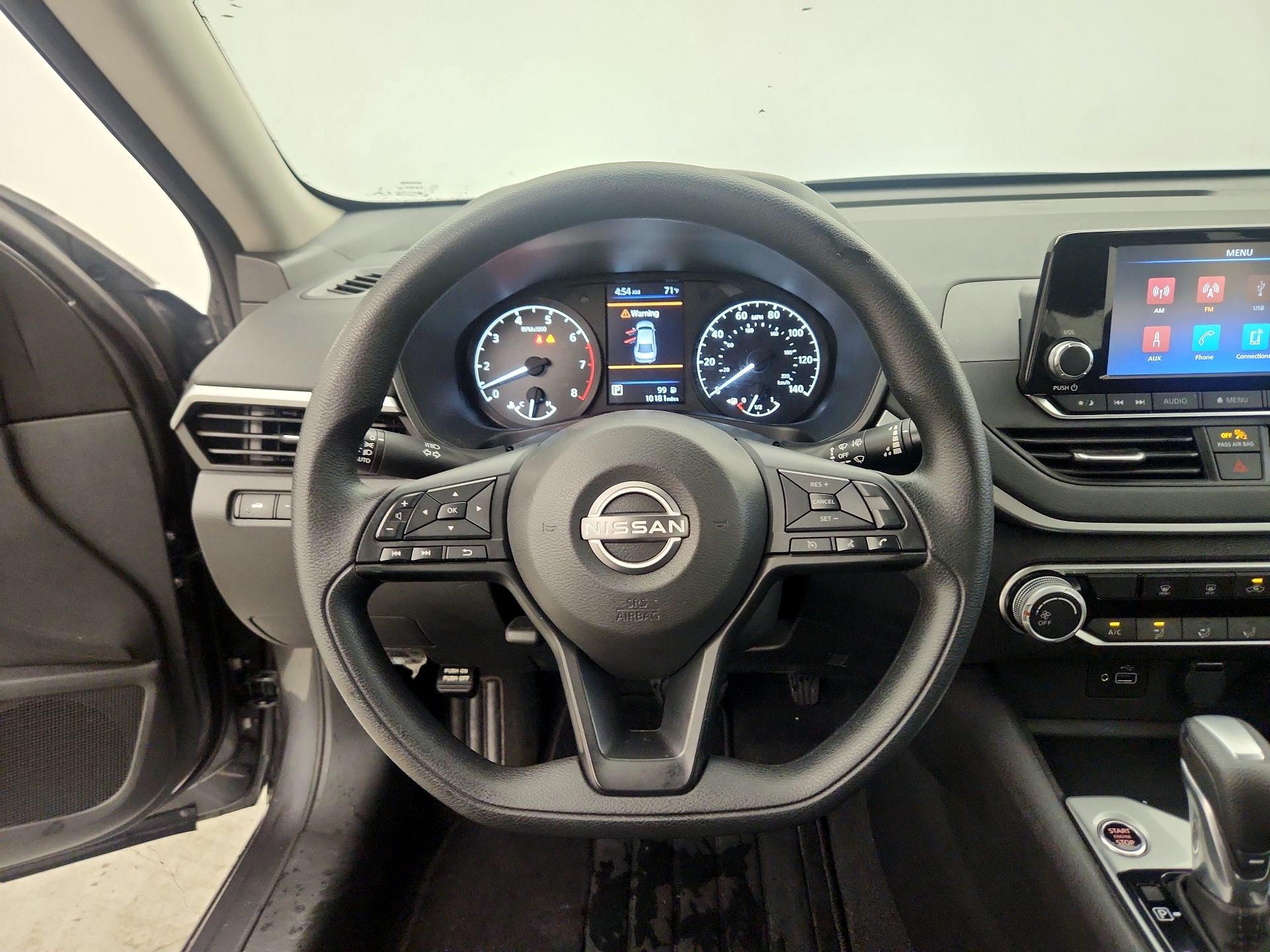 Thumbnail: 2023 Nissan Altima - 10