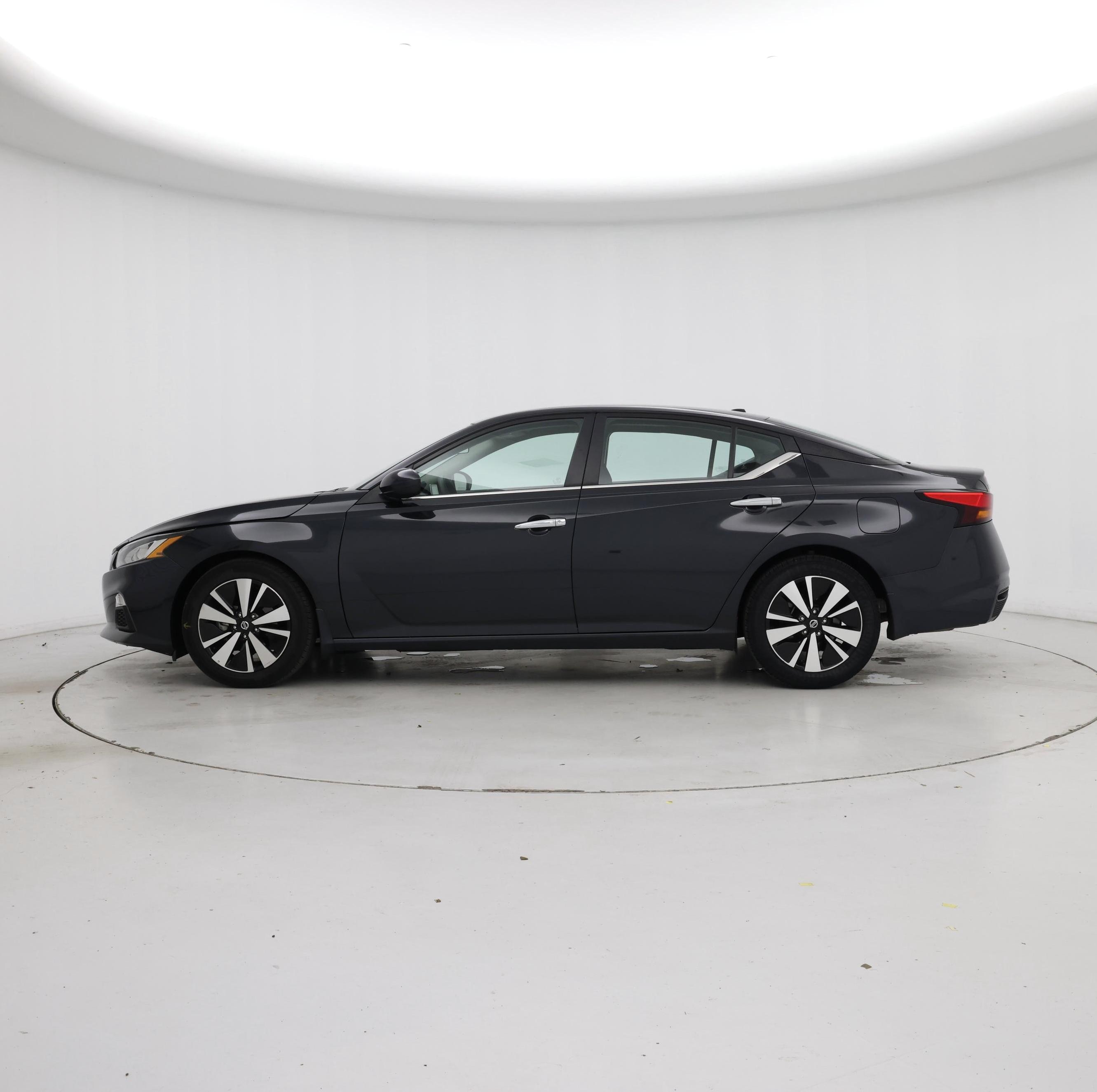 Thumbnail: 2022 Nissan Altima - 3
