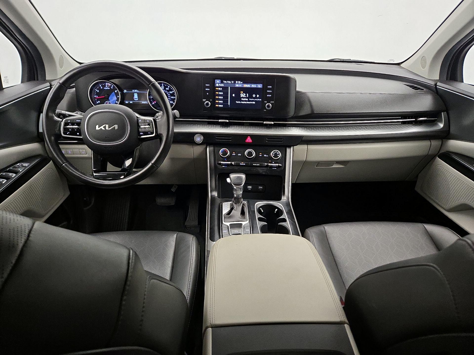 Thumbnail: 2023 Kia Carnival - 9