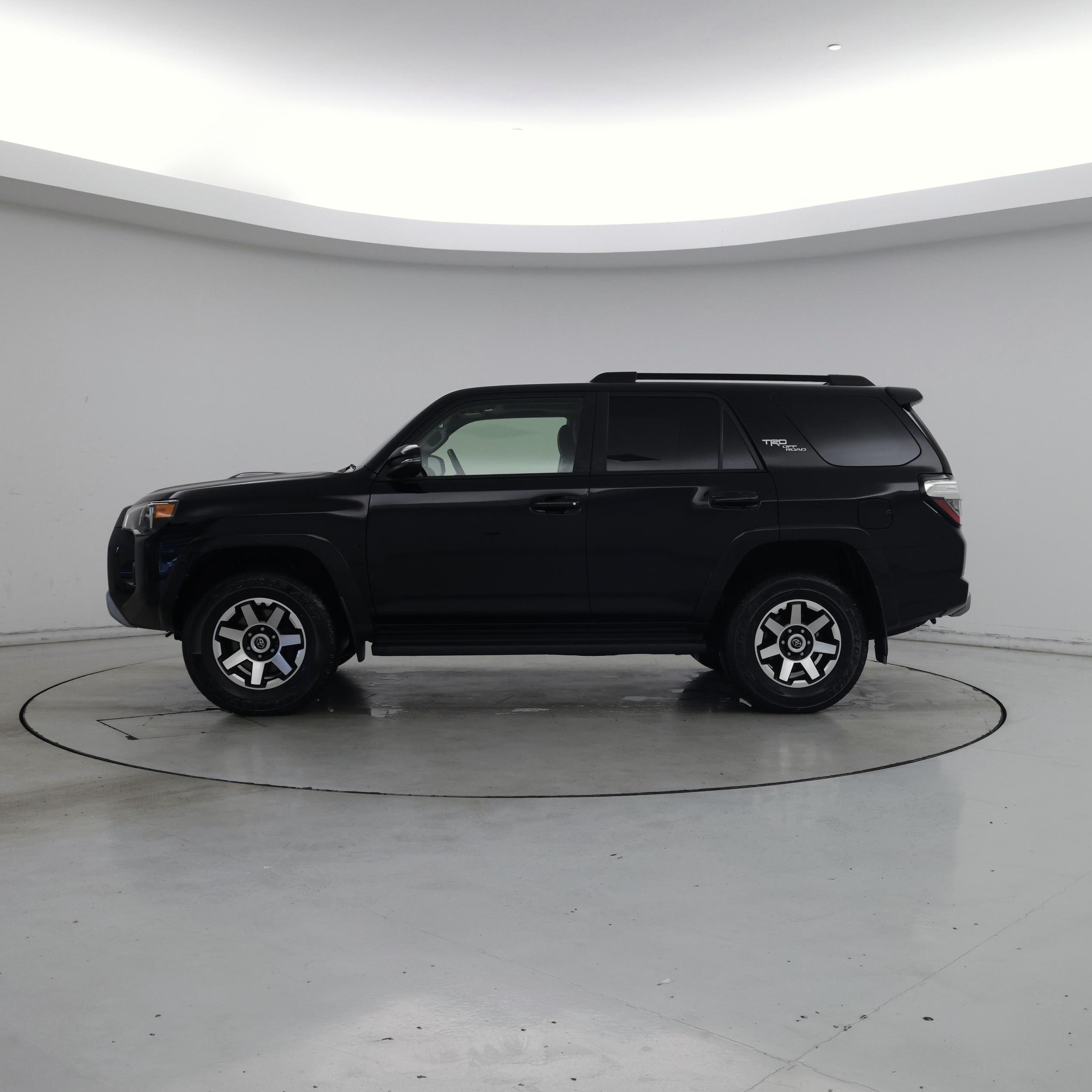 Thumbnail: 2020 Toyota 4Runner - 3