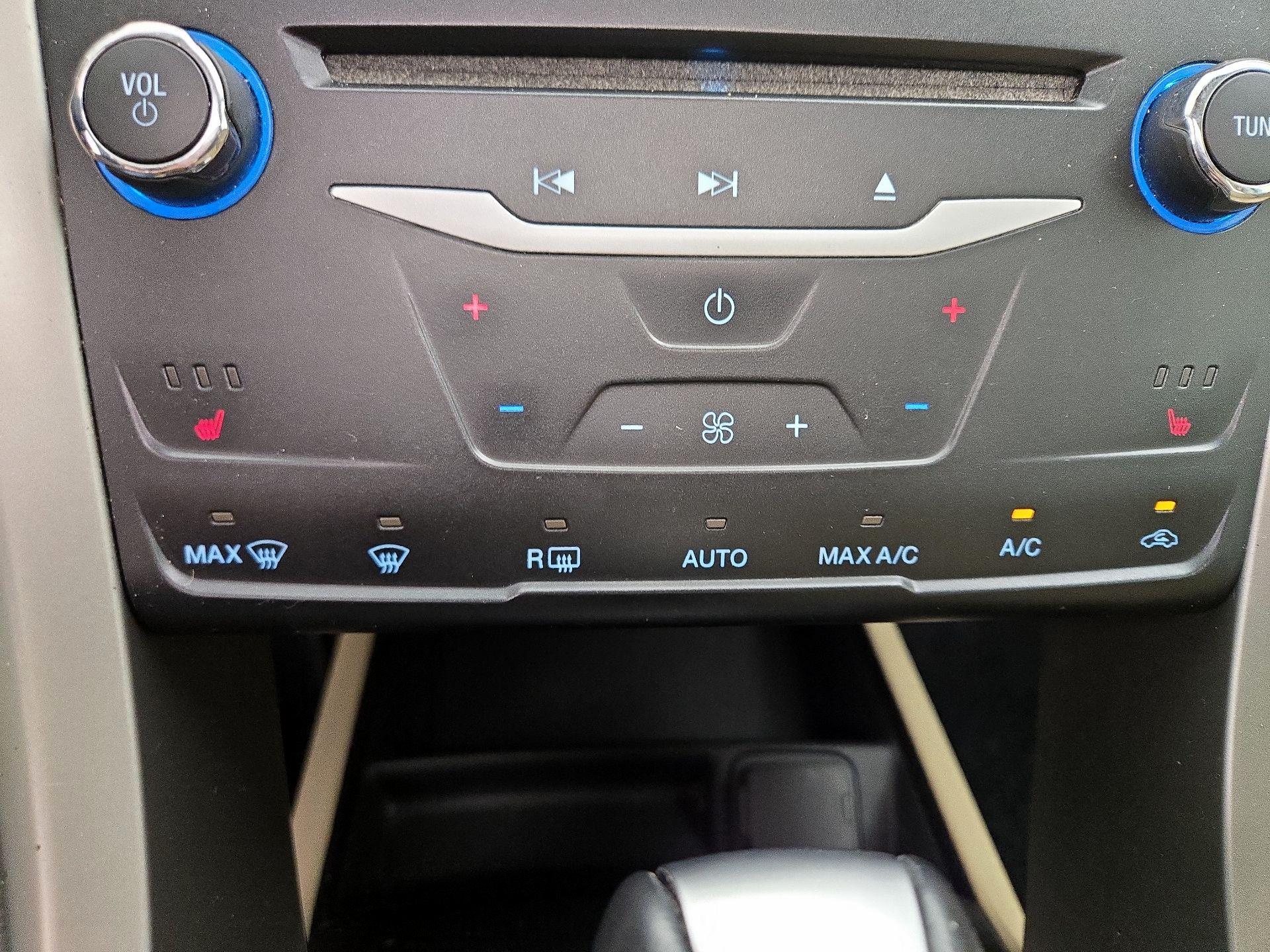 Thumbnail: 2014 Ford Fusion - 16