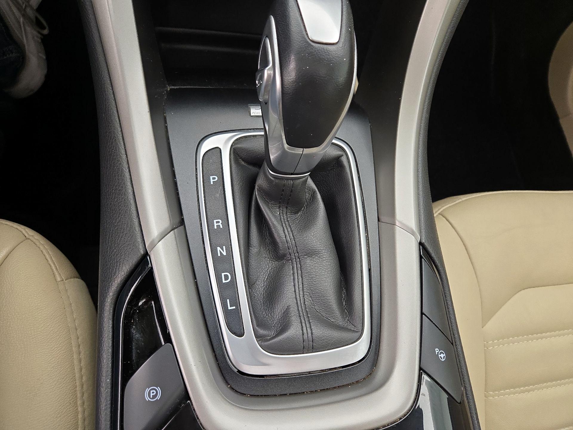 Thumbnail: 2014 Ford Fusion - 17