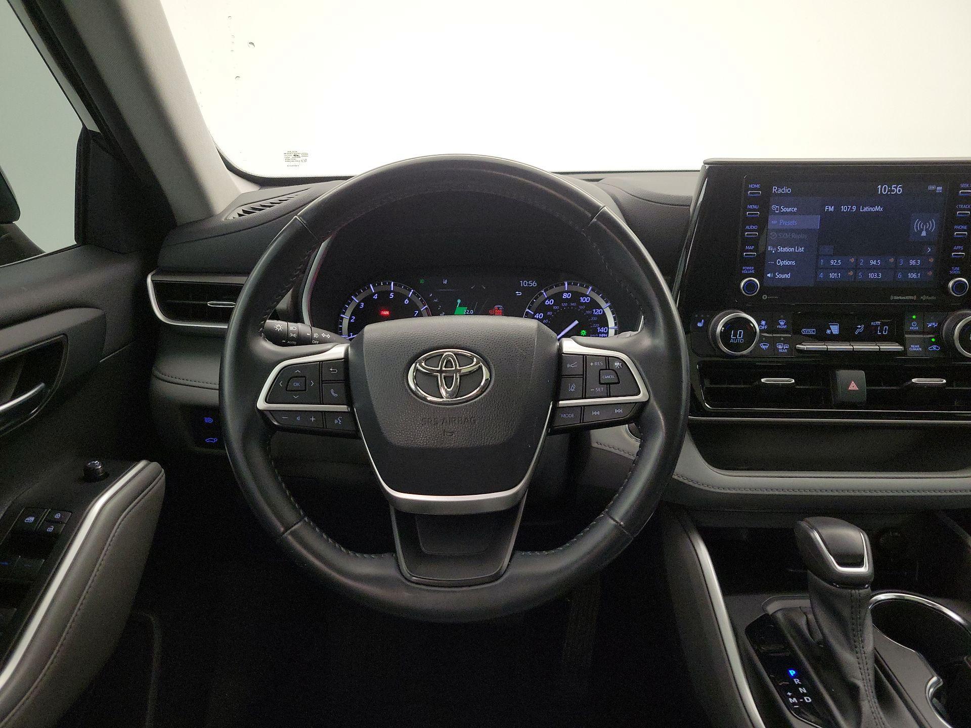 Thumbnail: 2022 Toyota Highlander - 10