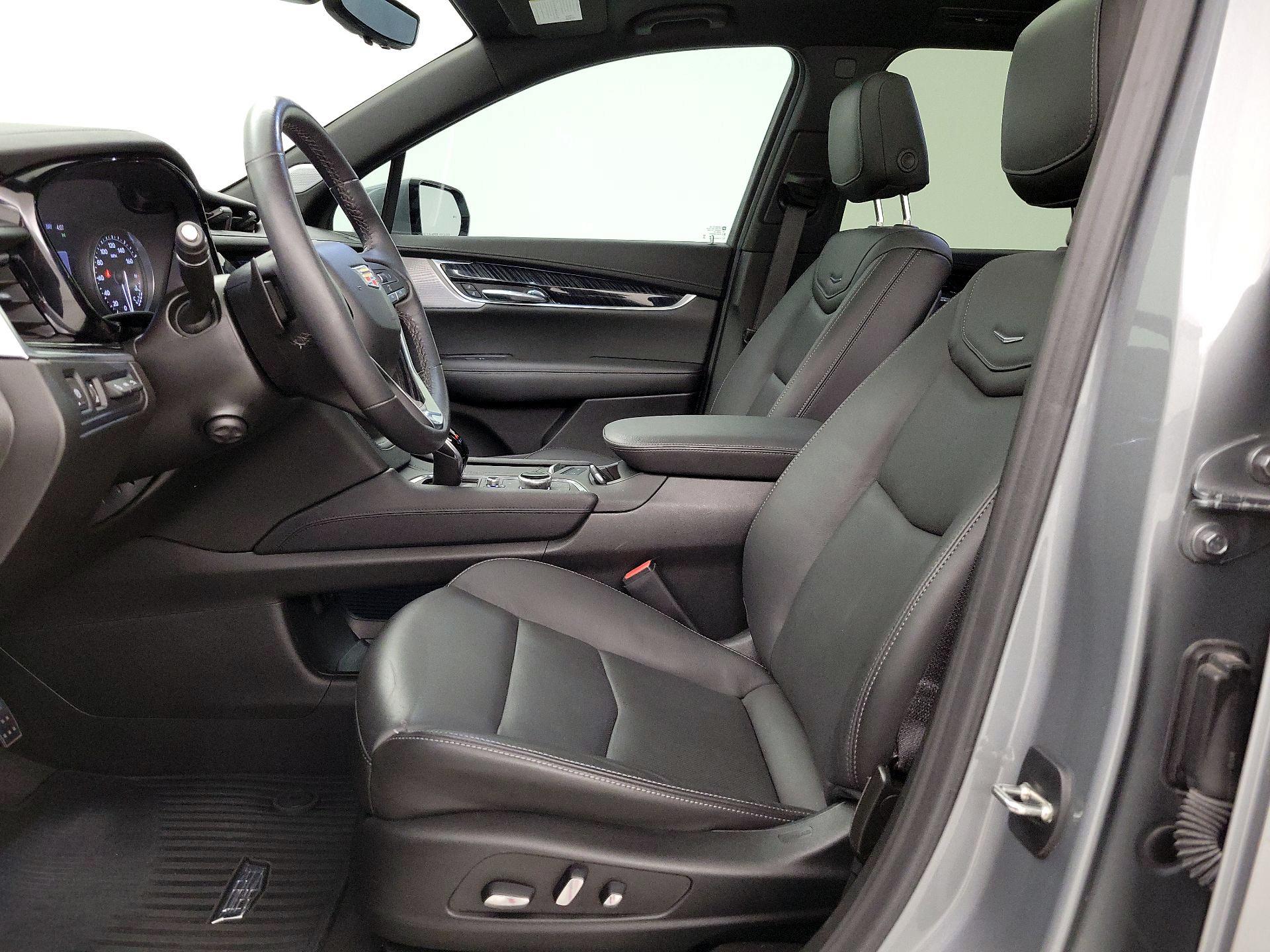 Thumbnail: 2023 Cadillac XT6 - 11