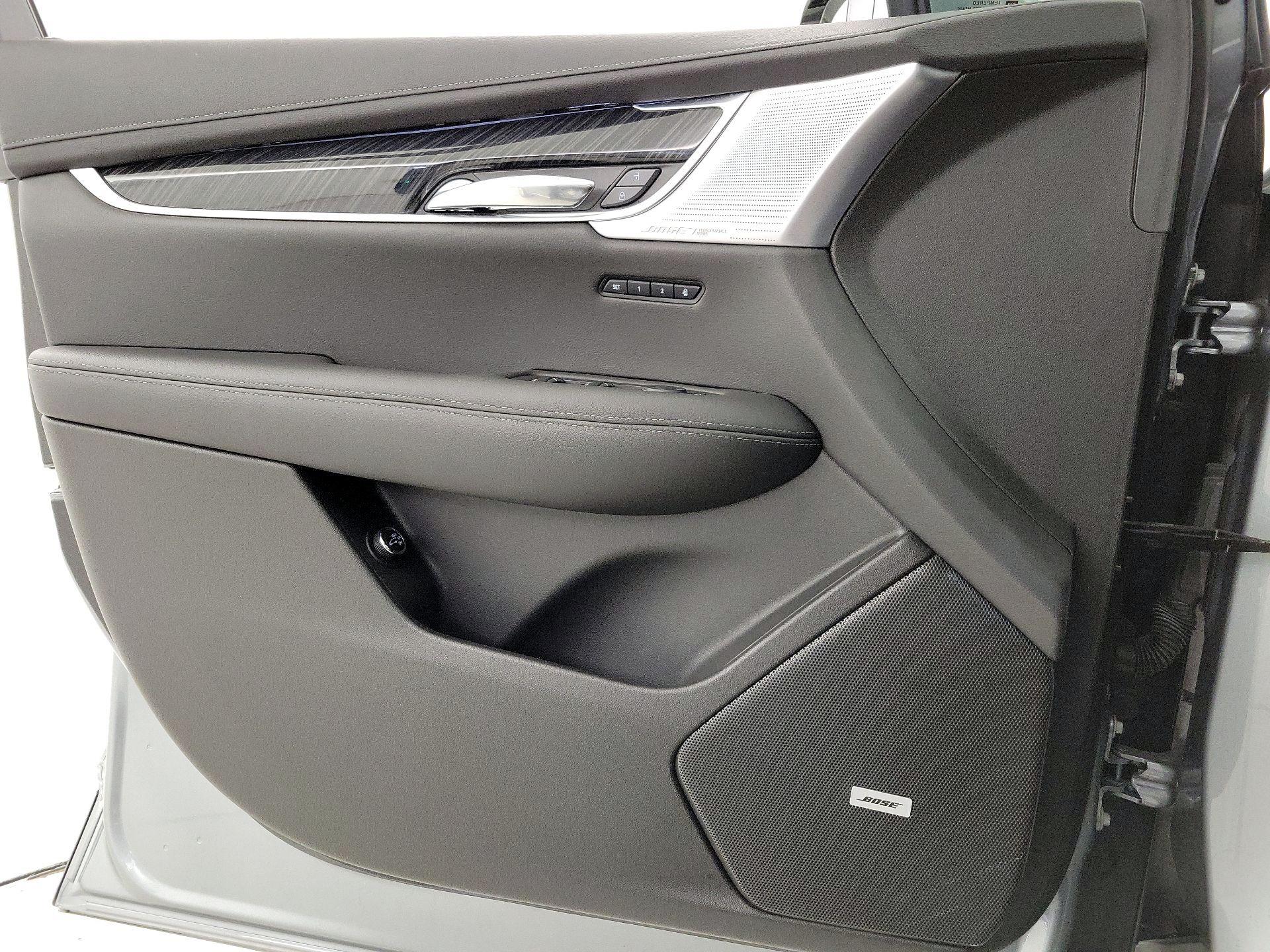 Thumbnail: 2023 Cadillac XT6 - 12