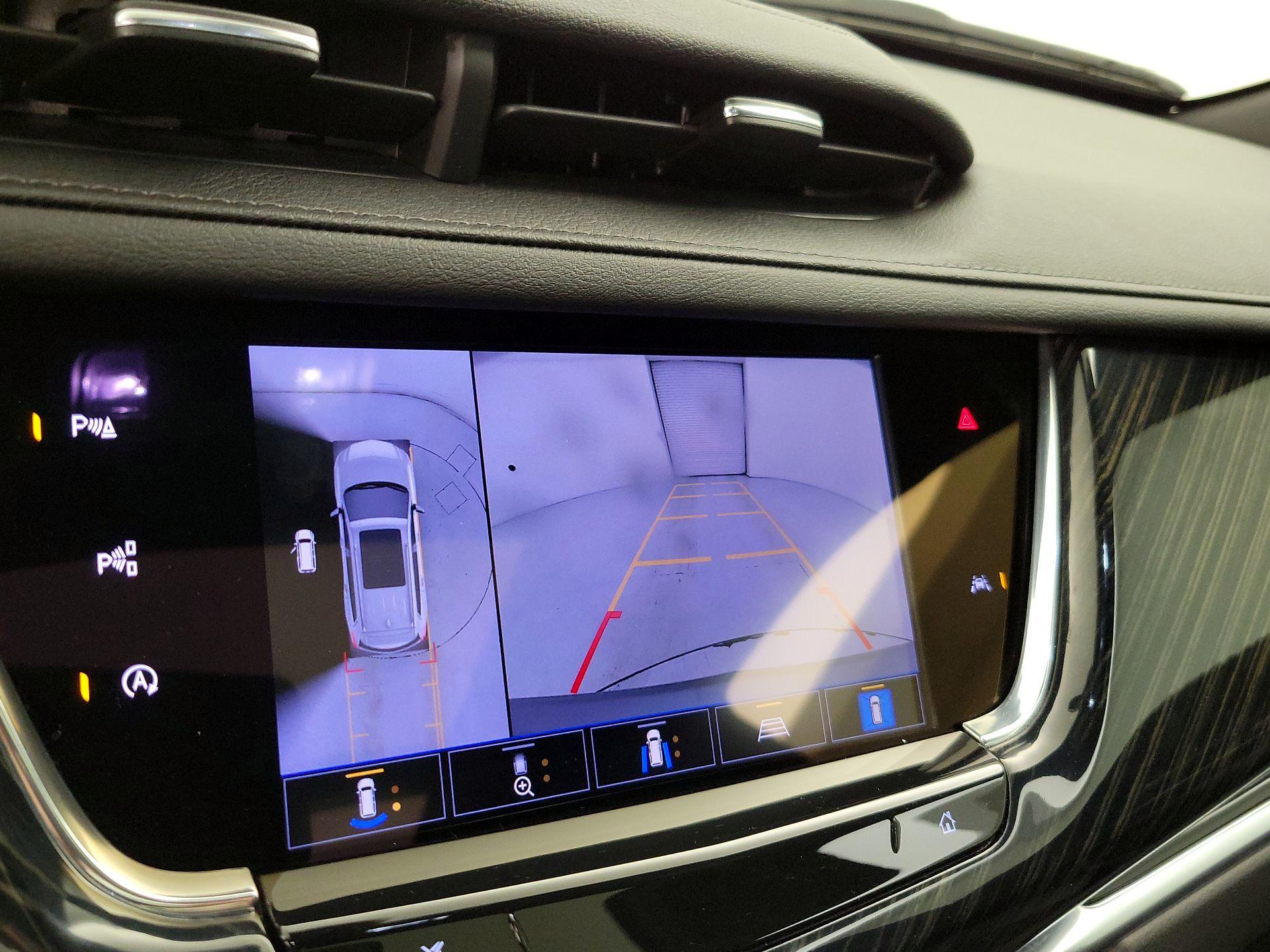 Thumbnail: 2023 Cadillac XT6 - 15