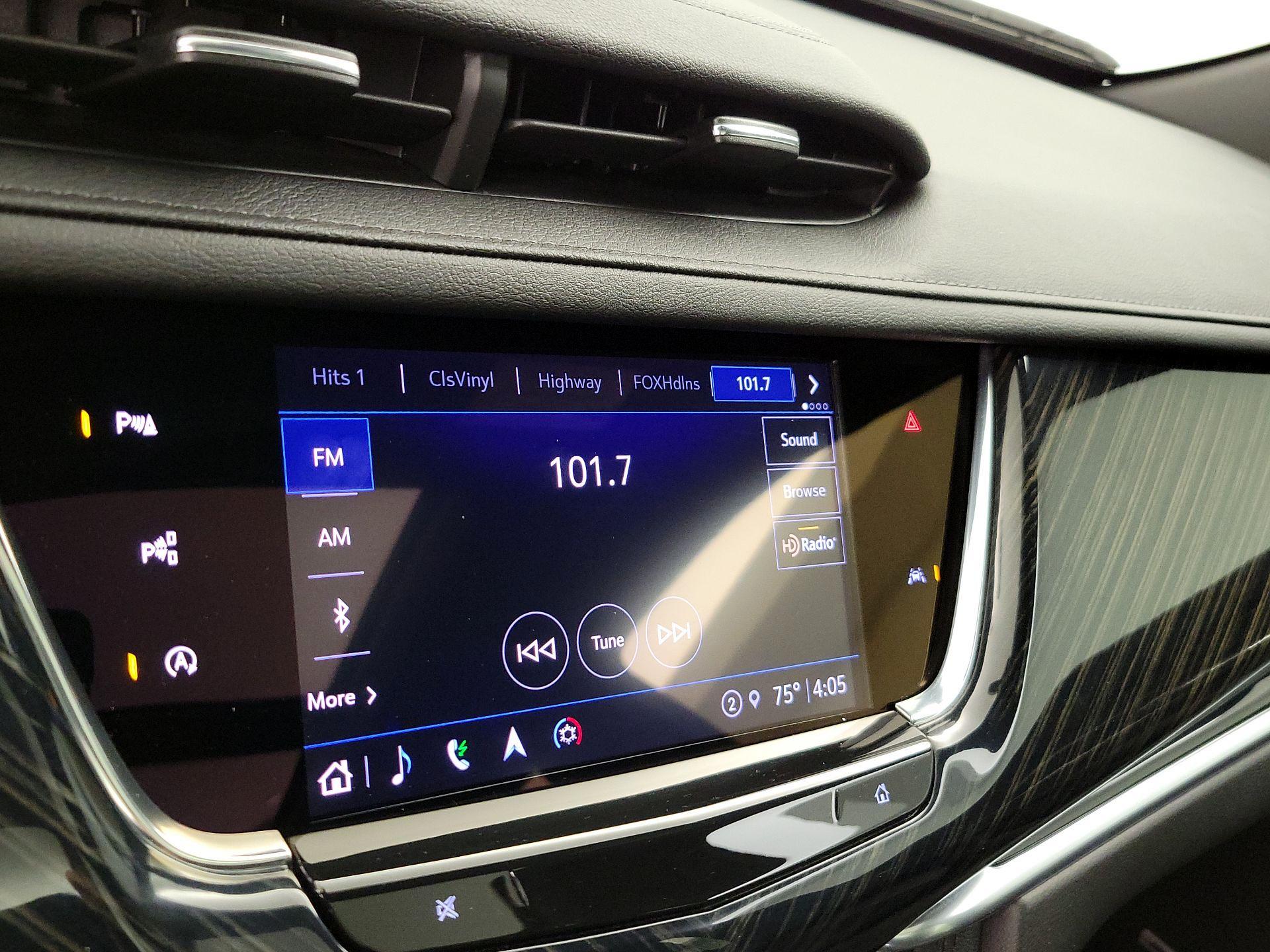 Thumbnail: 2023 Cadillac XT6 - 16