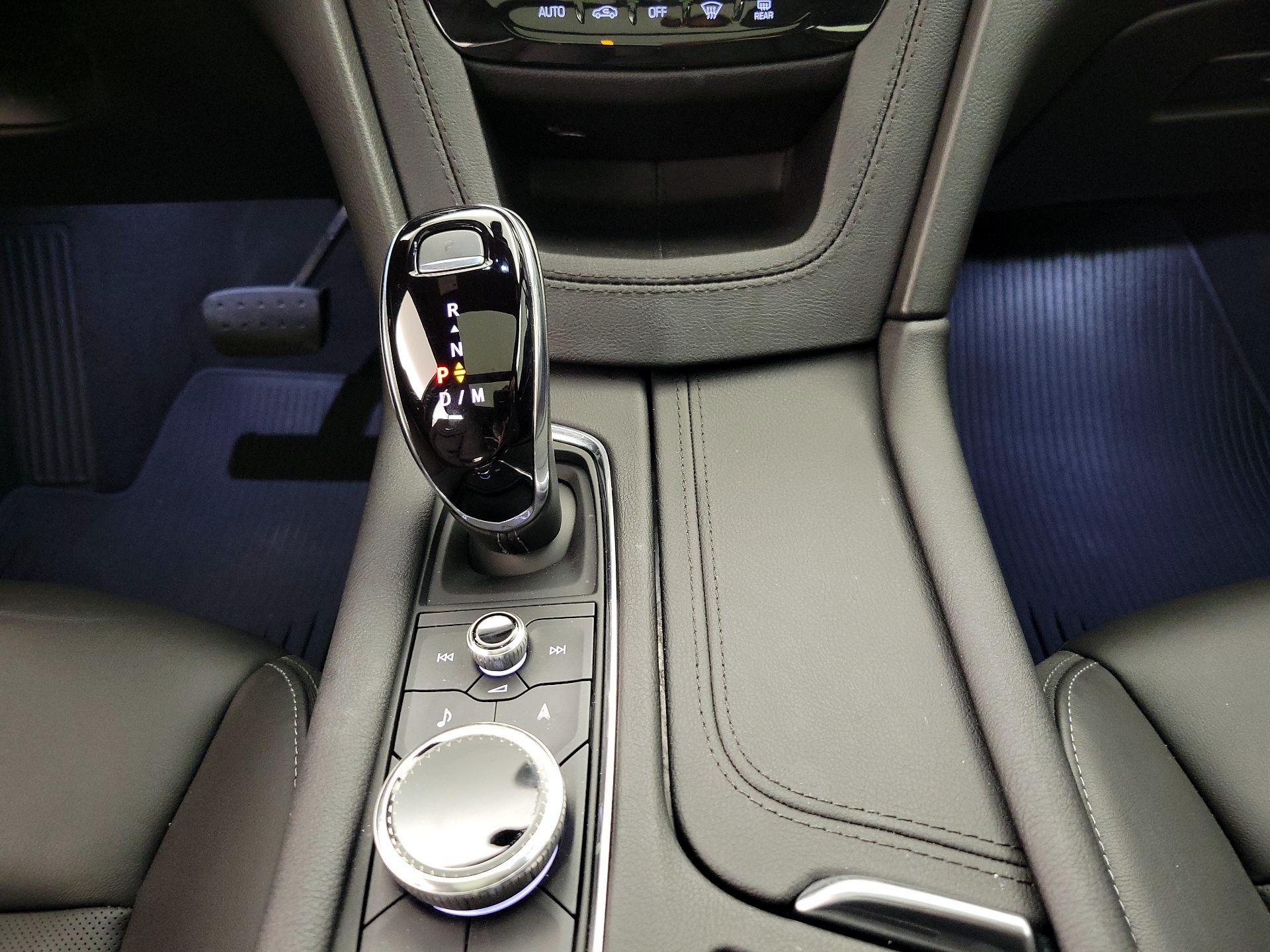 Thumbnail: 2023 Cadillac XT6 - 18
