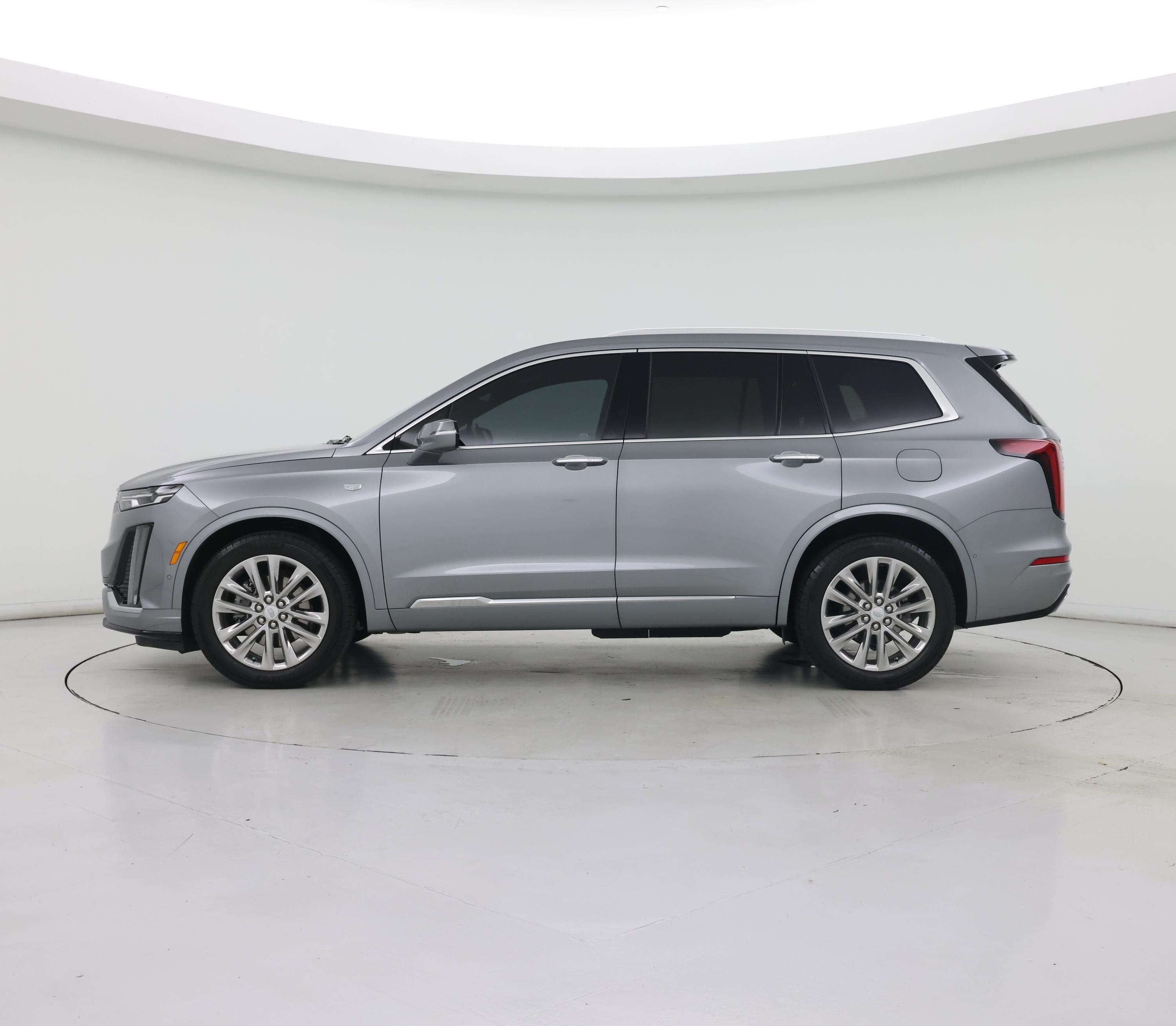 Thumbnail: 2023 Cadillac XT6 - 3