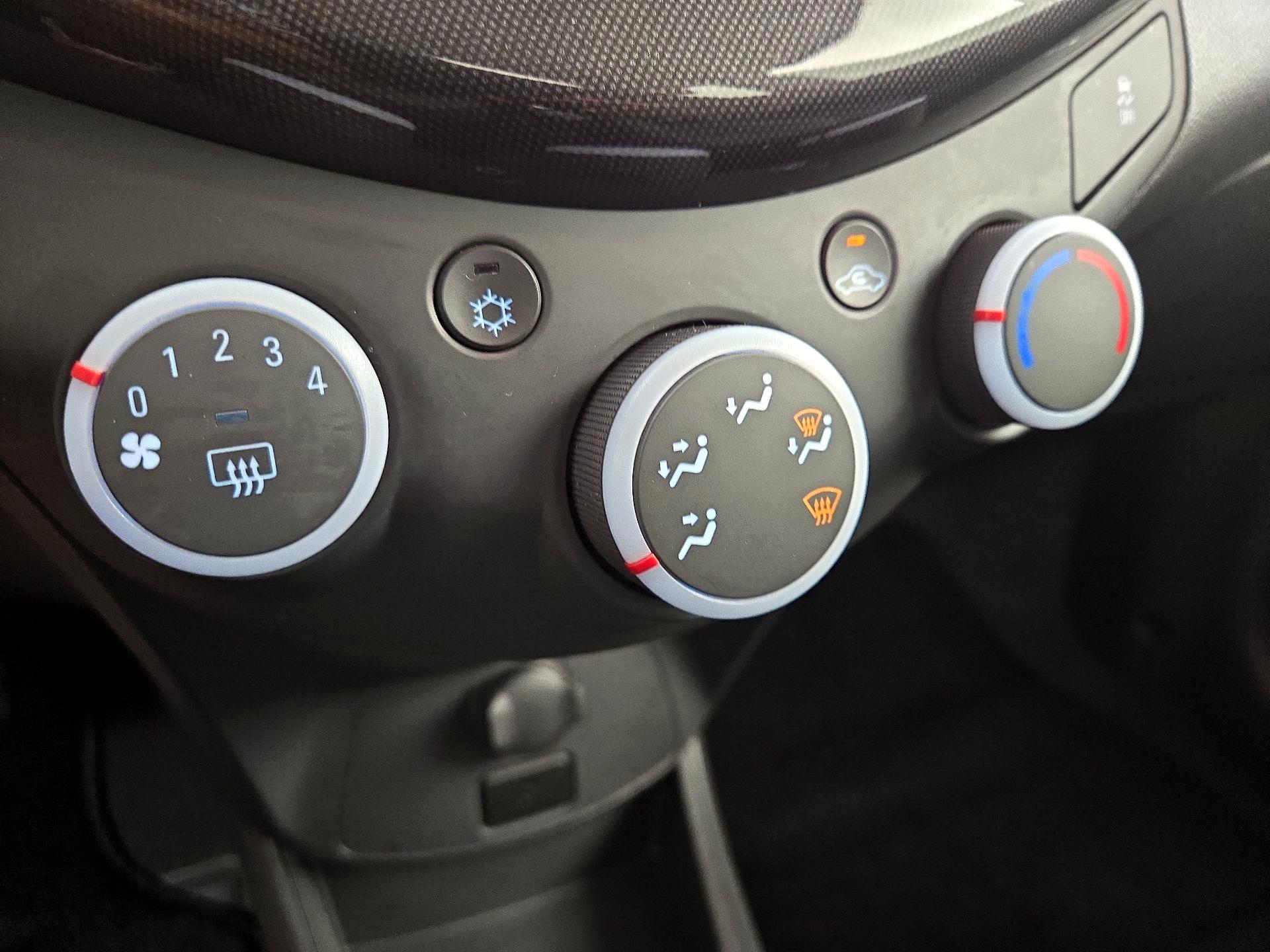 Thumbnail: 2015 Chevrolet Spark - 14