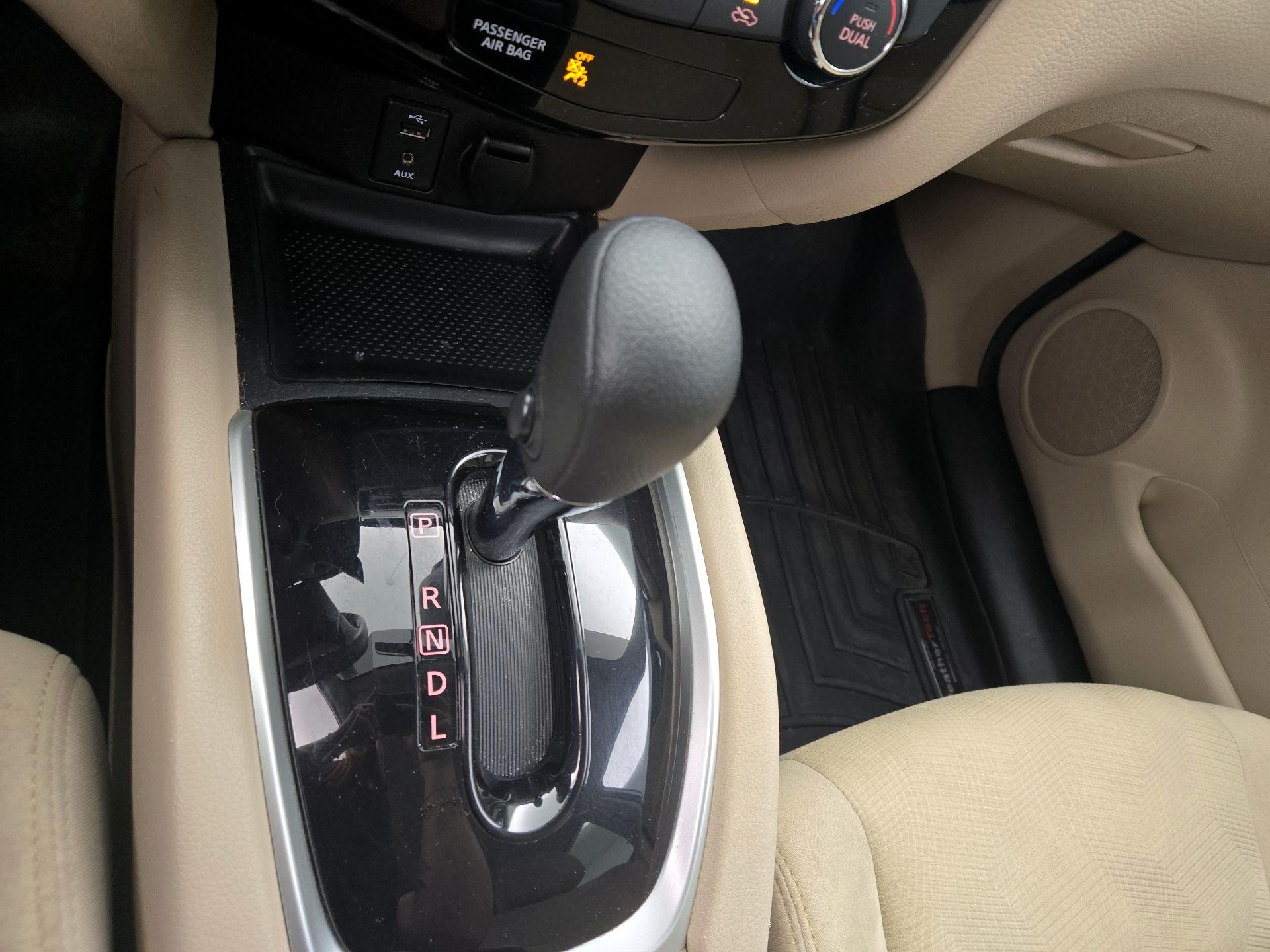 Thumbnail: 2016 Nissan Rogue - 18