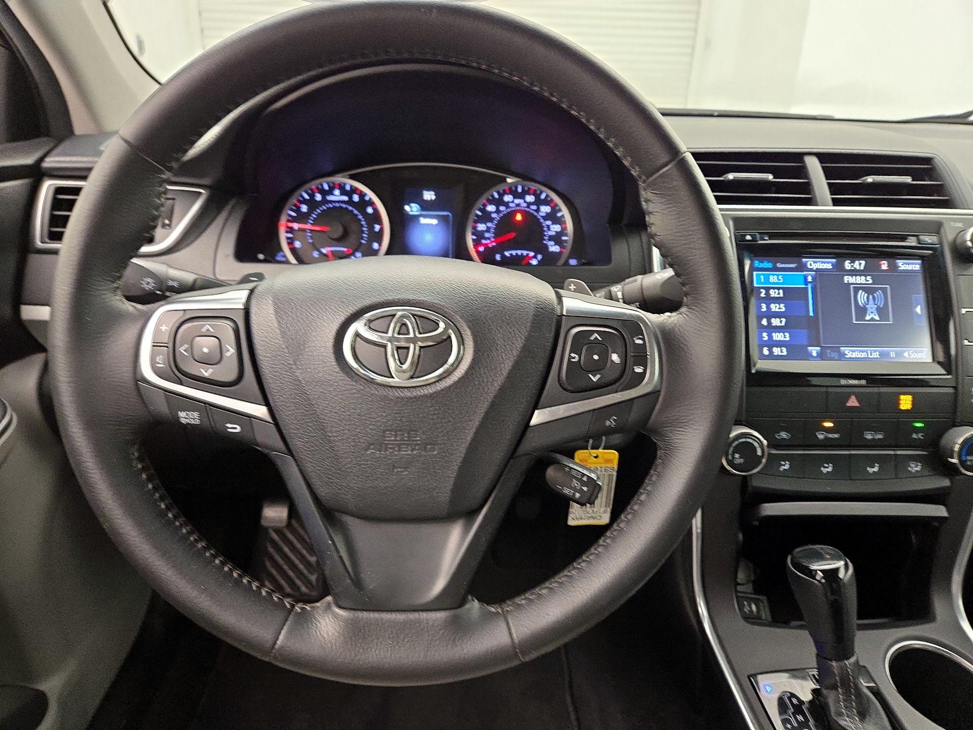 Thumbnail: 2016 Toyota Camry - 10