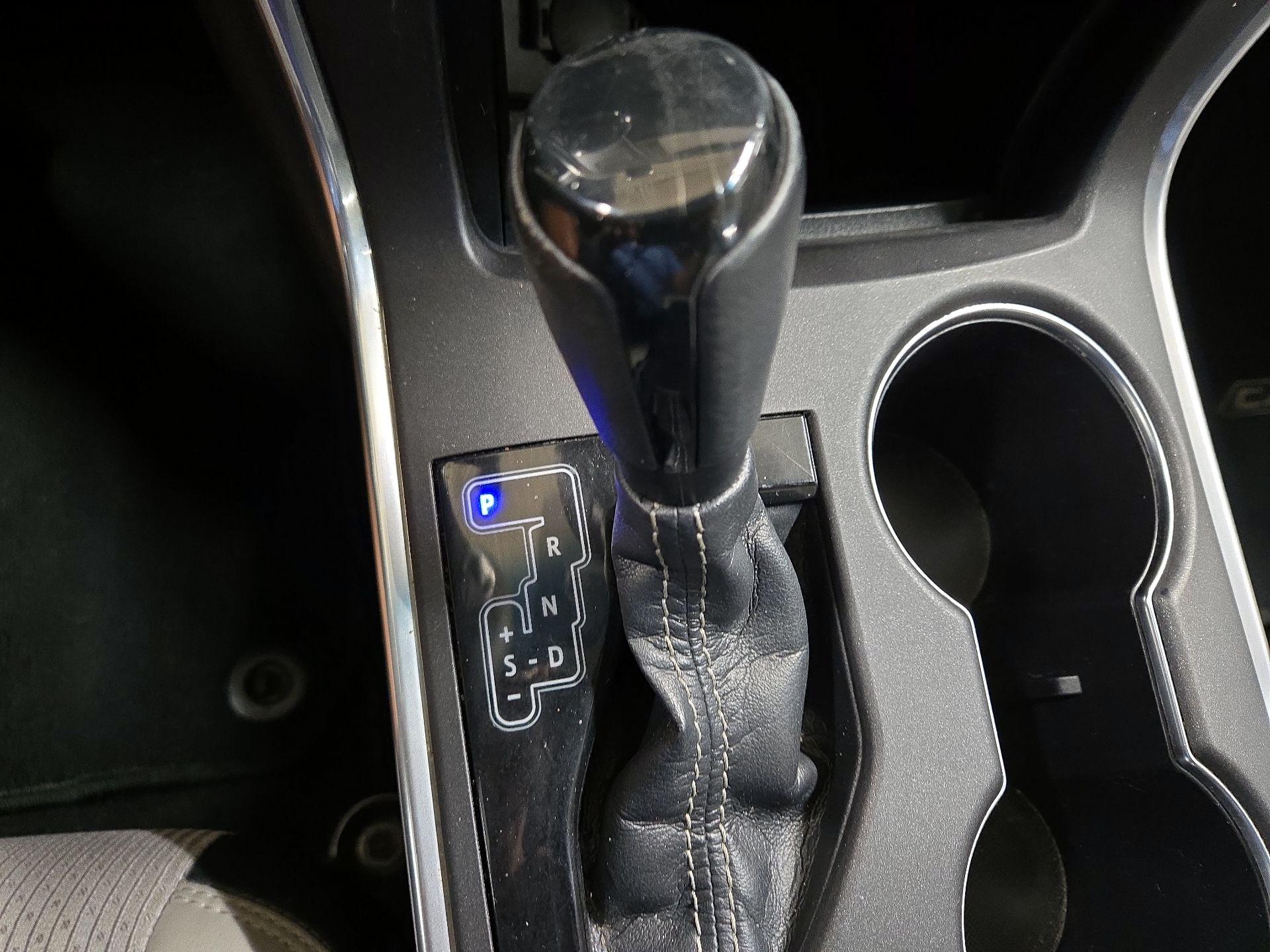 Thumbnail: 2016 Toyota Camry - 16