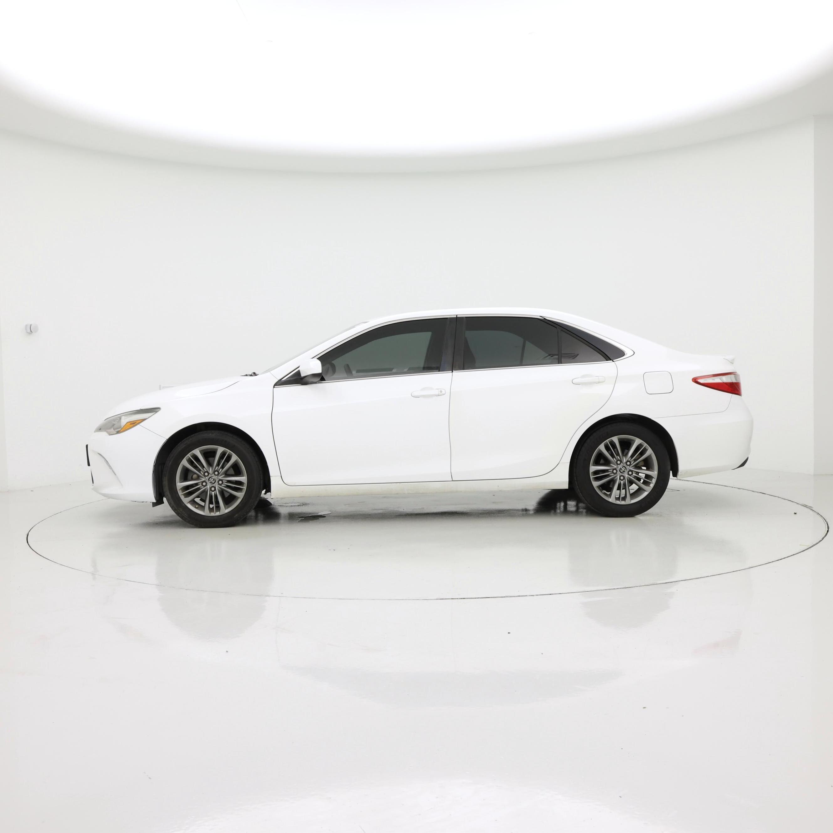 Thumbnail: 2016 Toyota Camry - 3