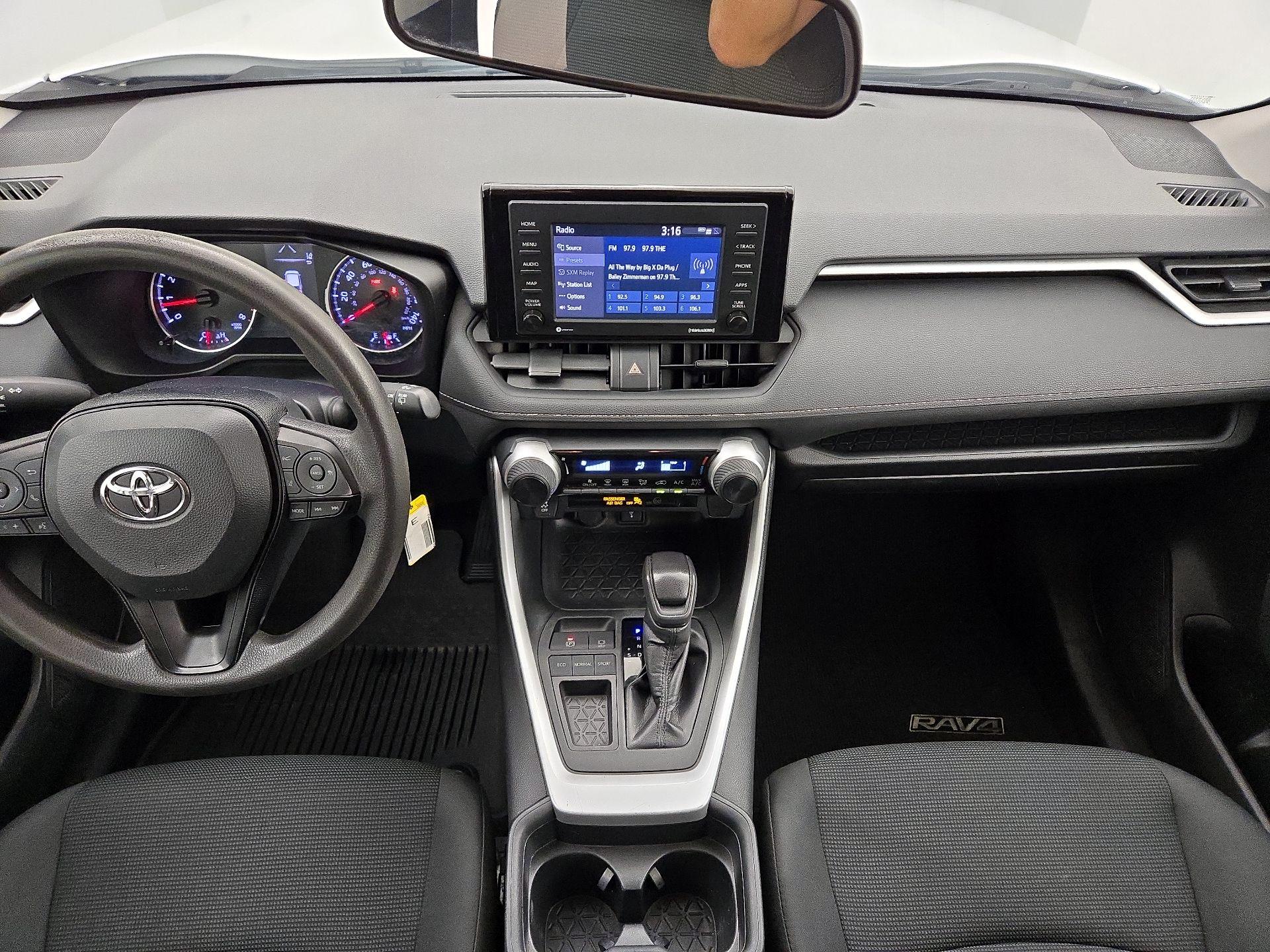 Thumbnail: 2020 Toyota RAV4 - 9