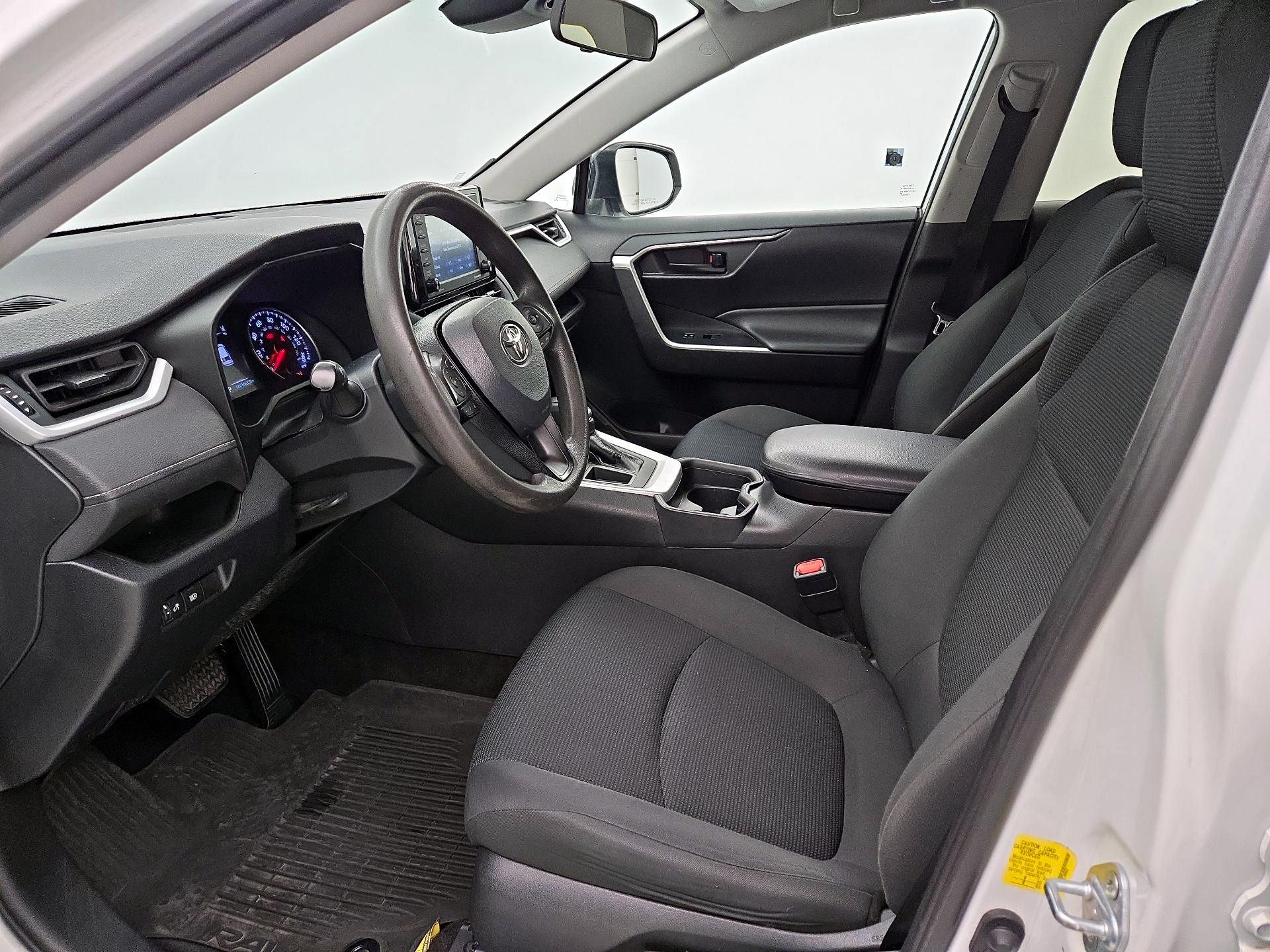 Thumbnail: 2020 Toyota RAV4 - 11