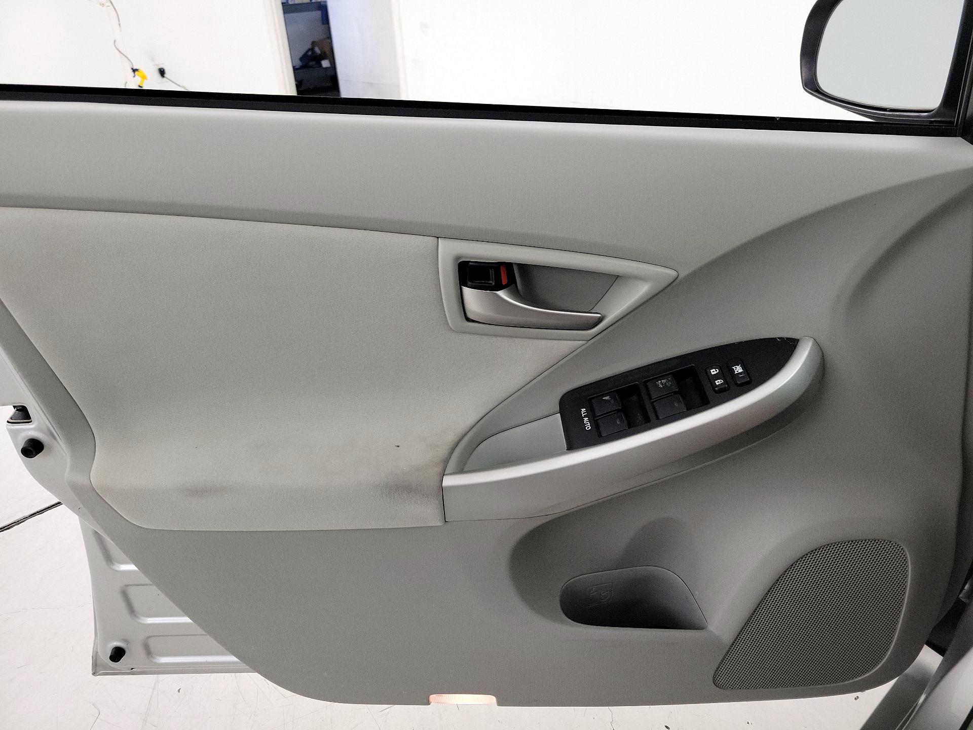 Thumbnail: 2013 Toyota Prius - 12