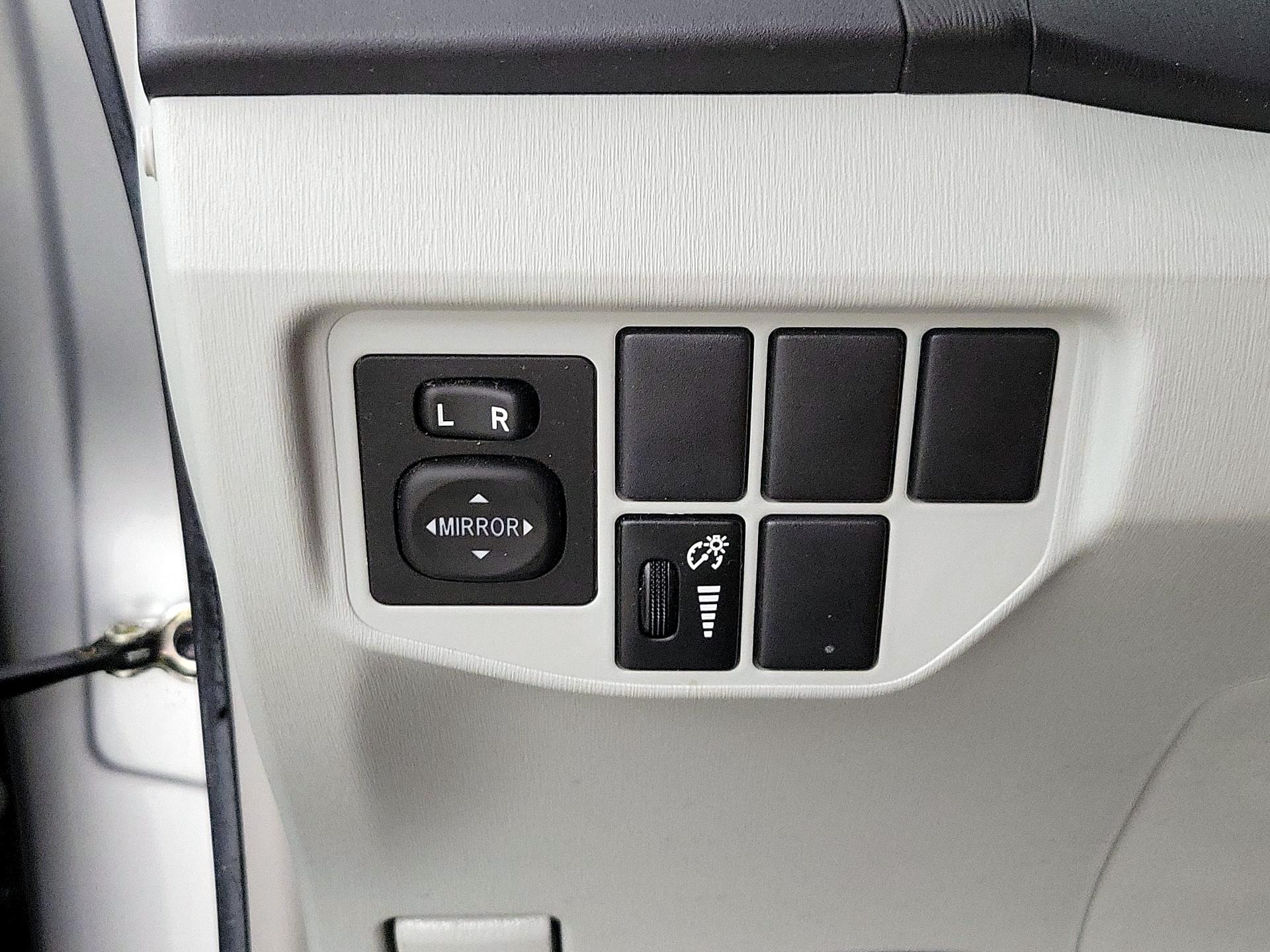 Thumbnail: 2013 Toyota Prius - 13
