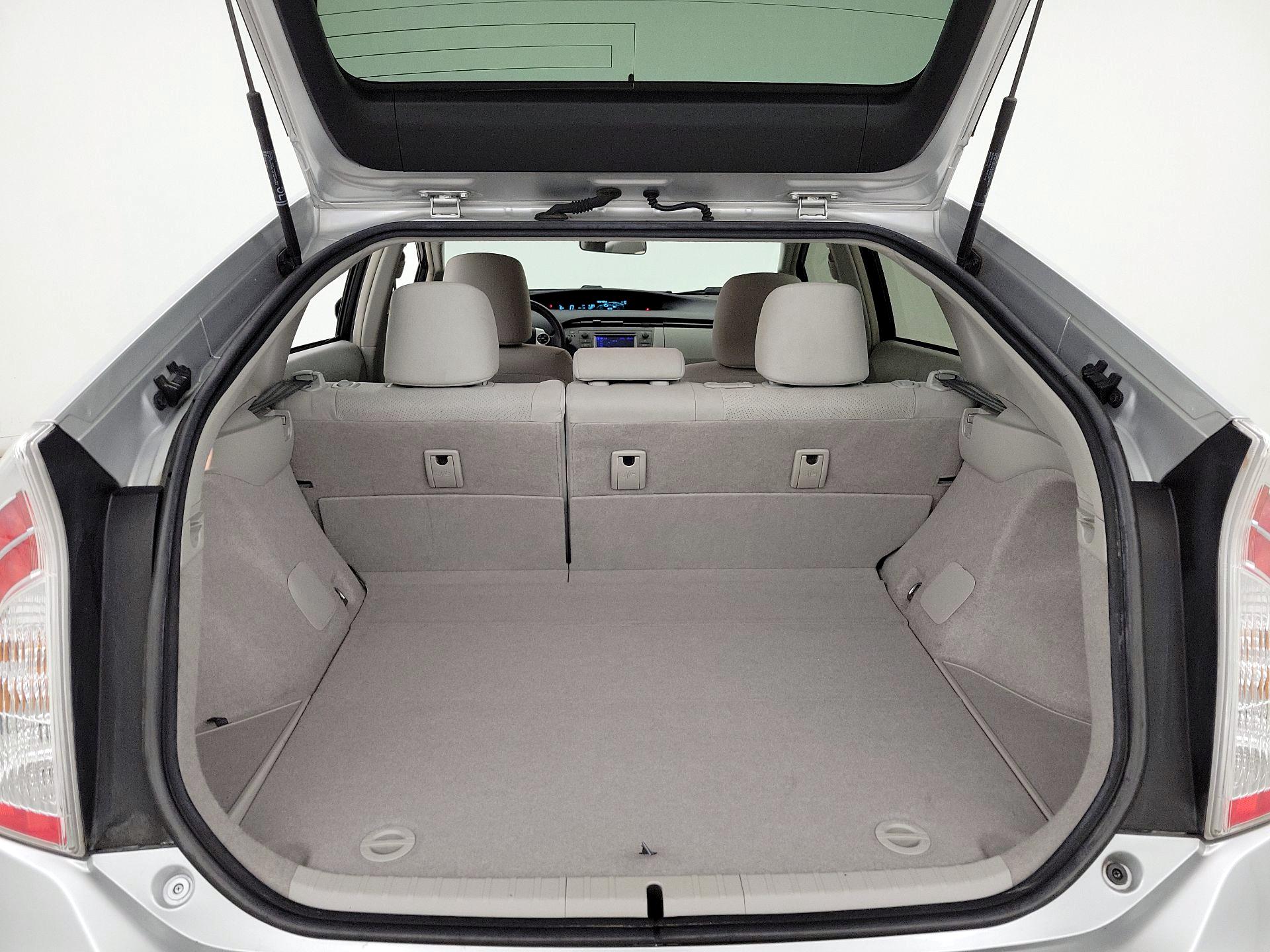 Thumbnail: 2013 Toyota Prius - 18