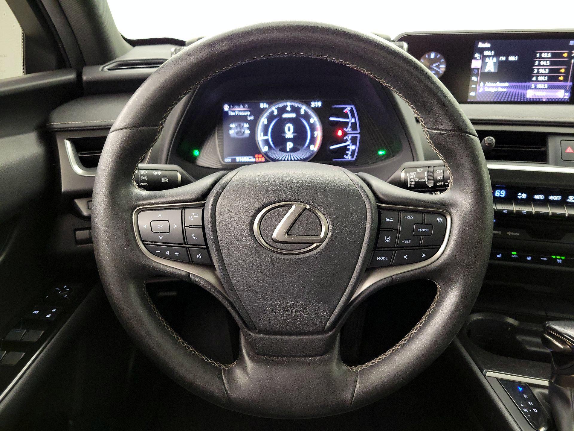 Thumbnail: 2019 Lexus UX - 10
