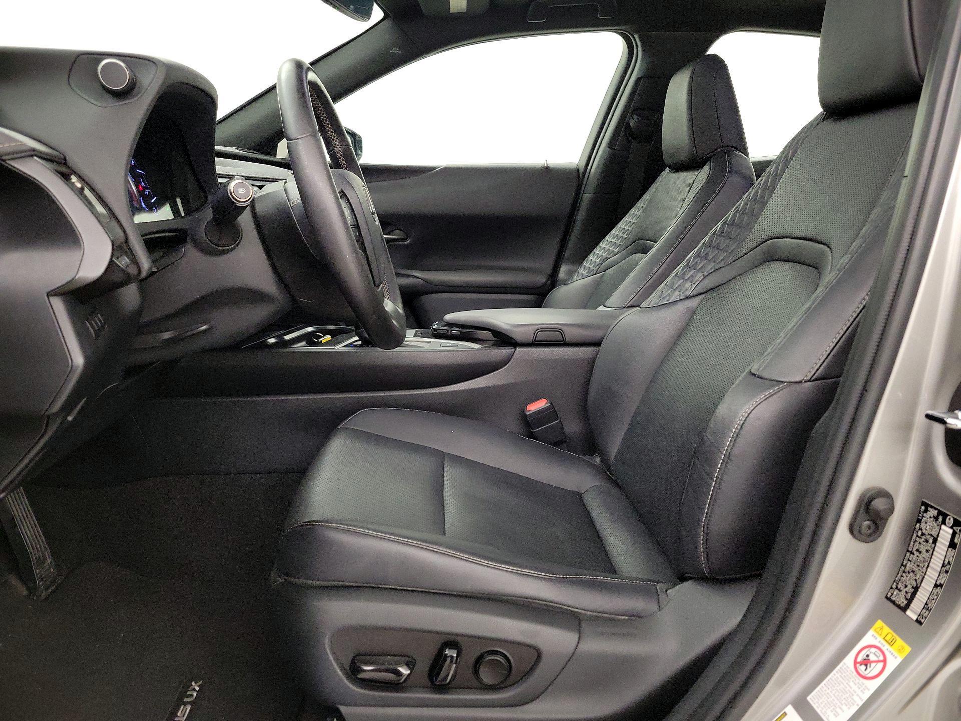 Thumbnail: 2019 Lexus UX - 11