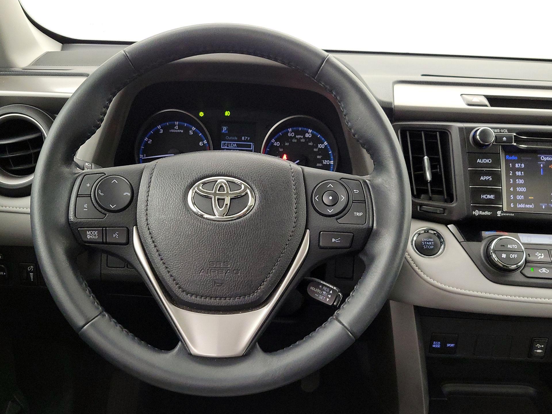 Thumbnail: 2017 Toyota RAV4 - 10