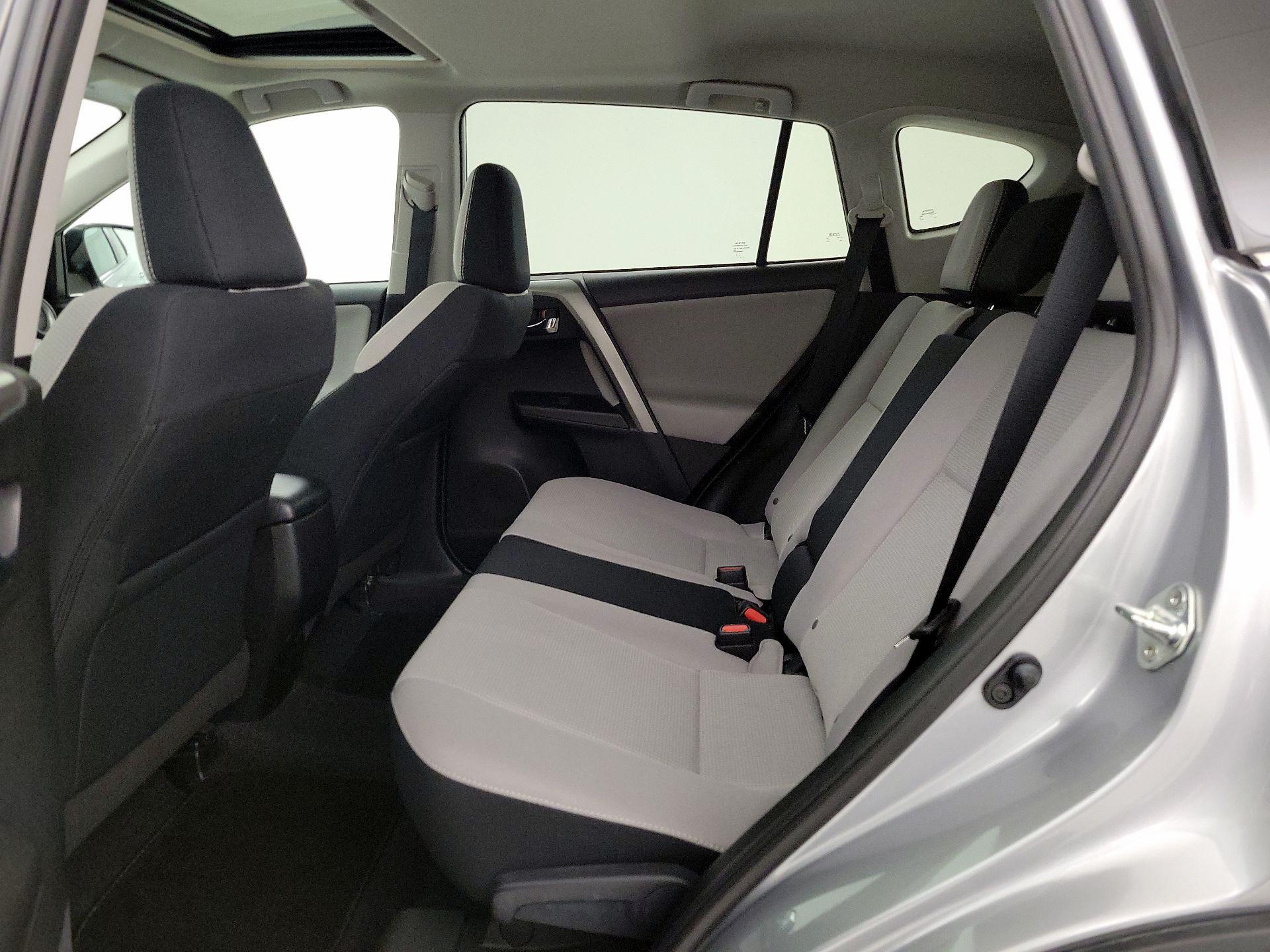 Thumbnail: 2017 Toyota RAV4 - 19