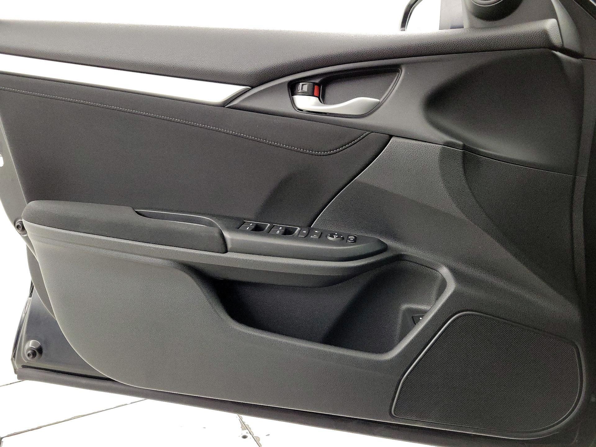 Thumbnail: 2016 Honda Civic - 12