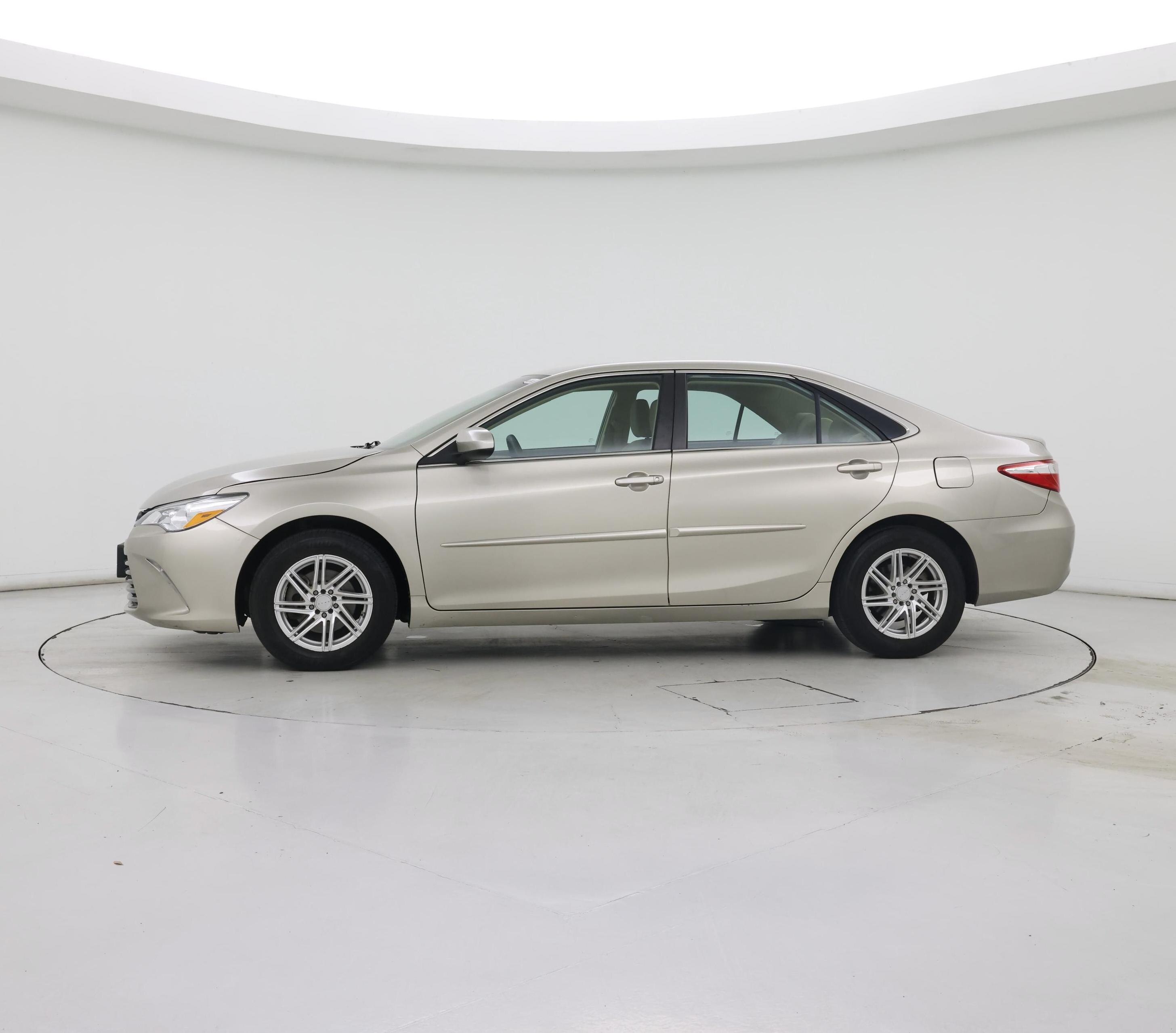 Thumbnail: 2015 Toyota Camry - 3