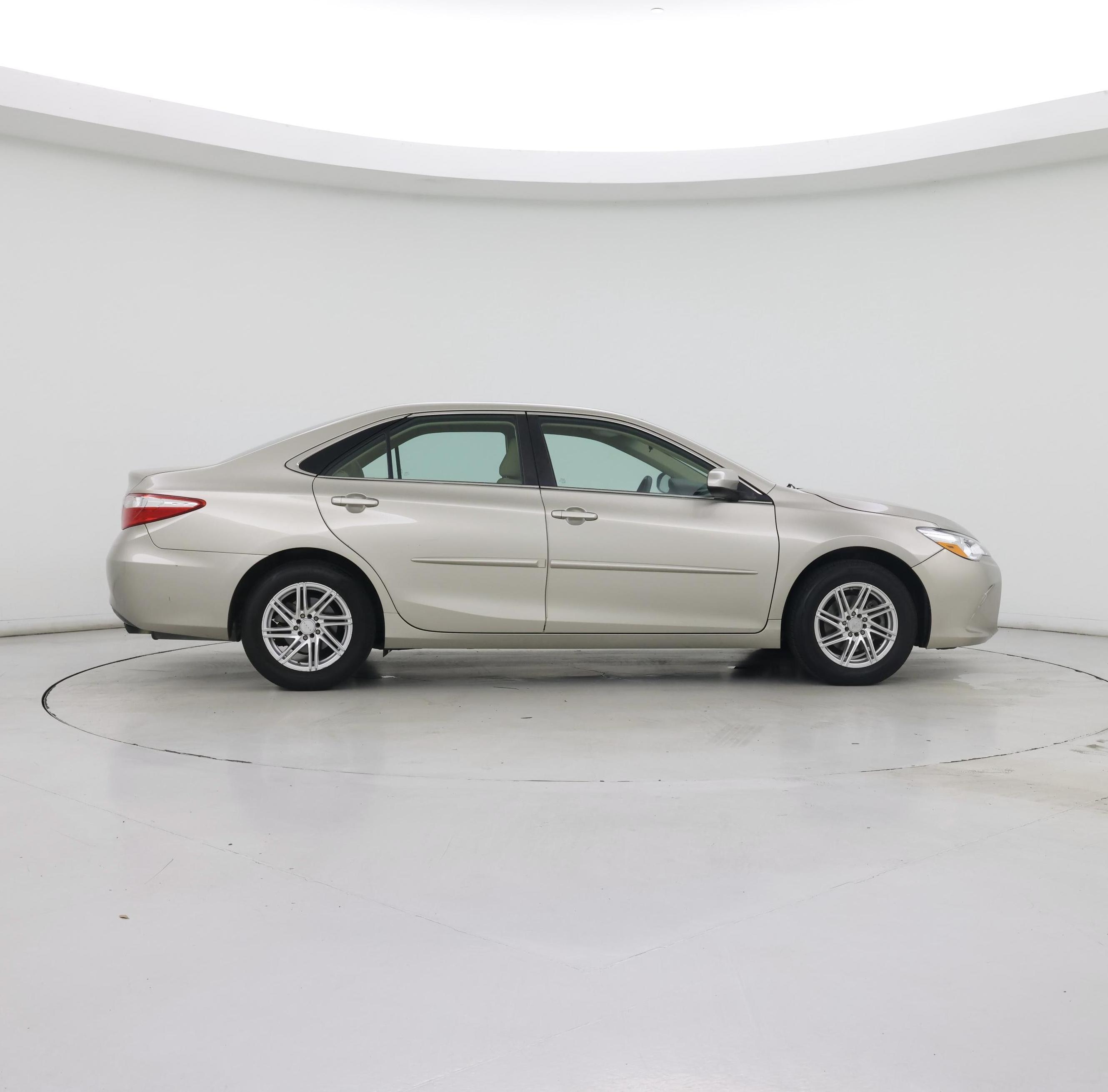 Thumbnail: 2015 Toyota Camry - 7