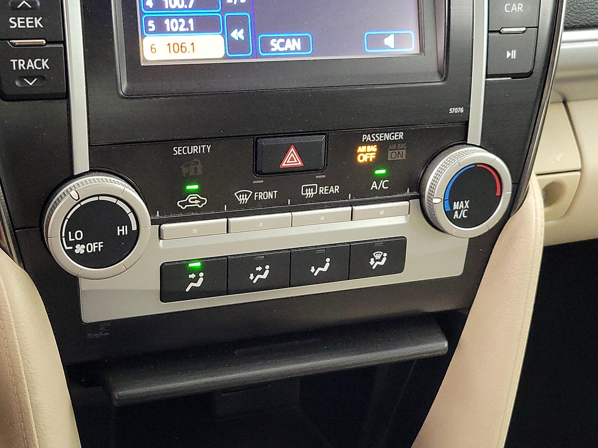 Thumbnail: 2013 Toyota Camry - 15