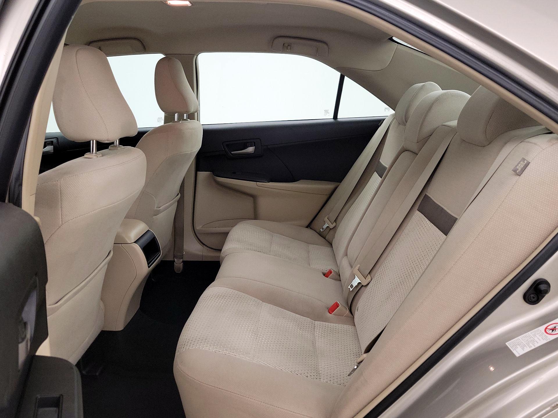 Thumbnail: 2013 Toyota Camry - 18