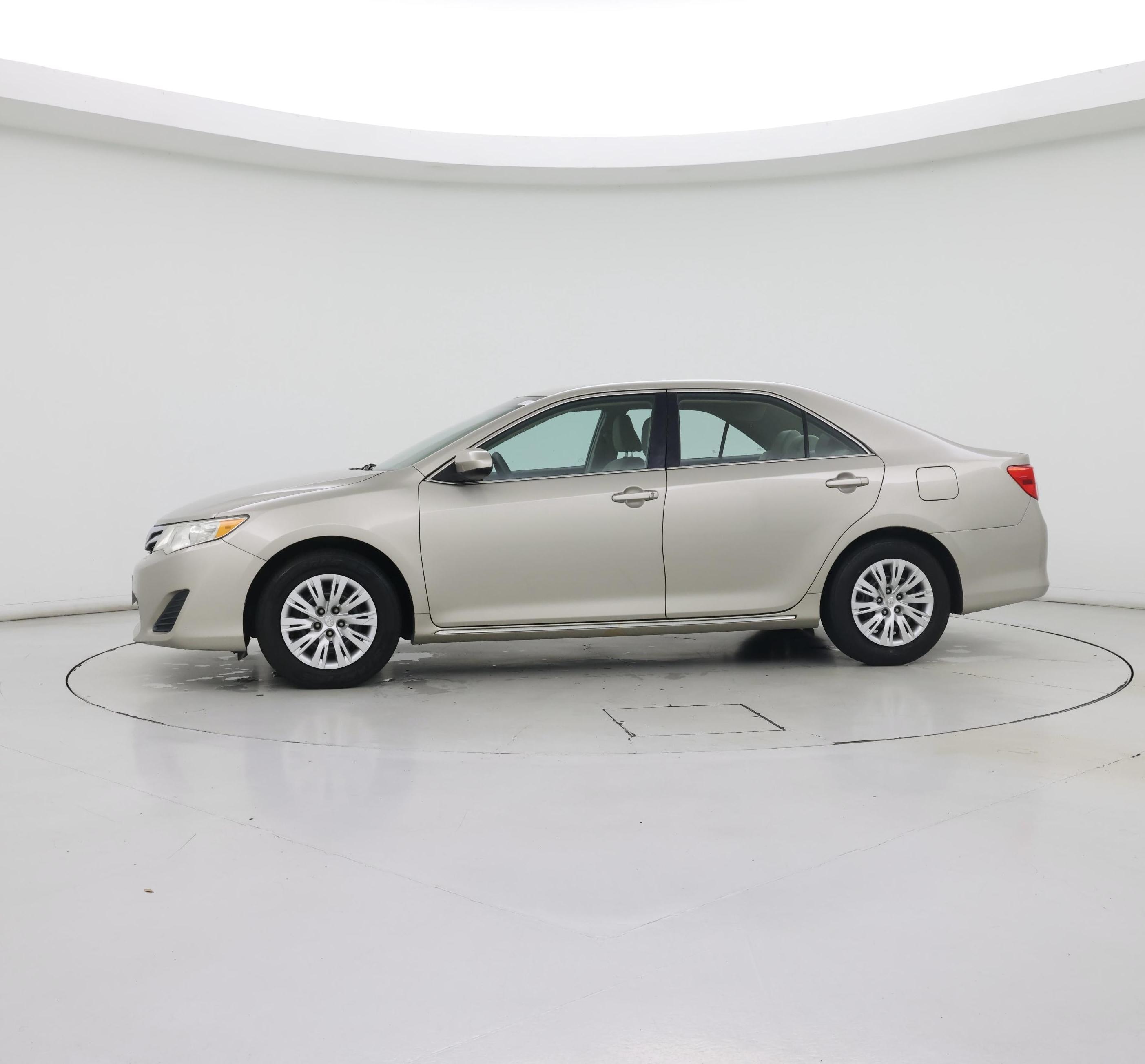 Thumbnail: 2013 Toyota Camry - 3